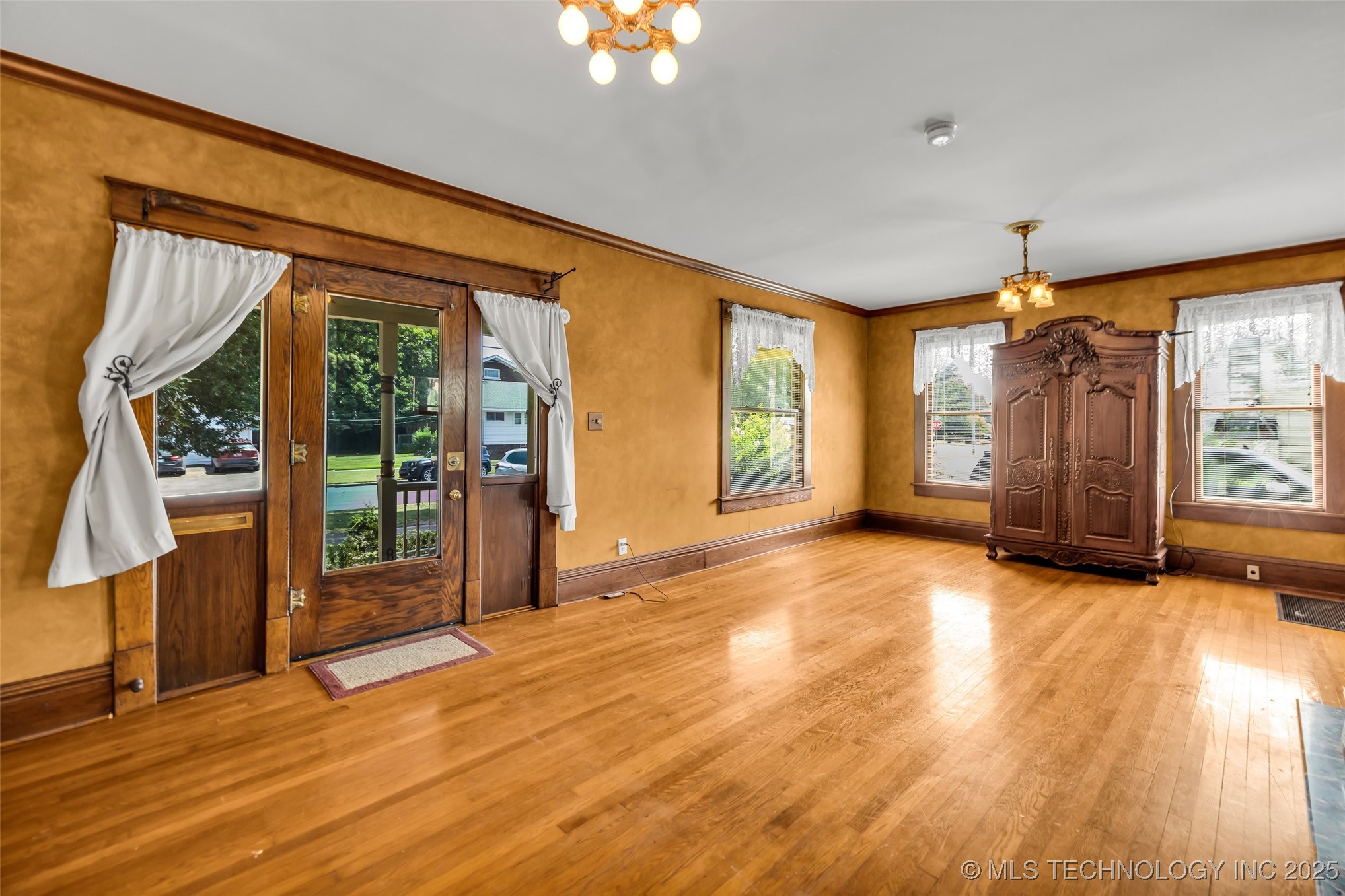 109 N 16th Street Property Photo 6