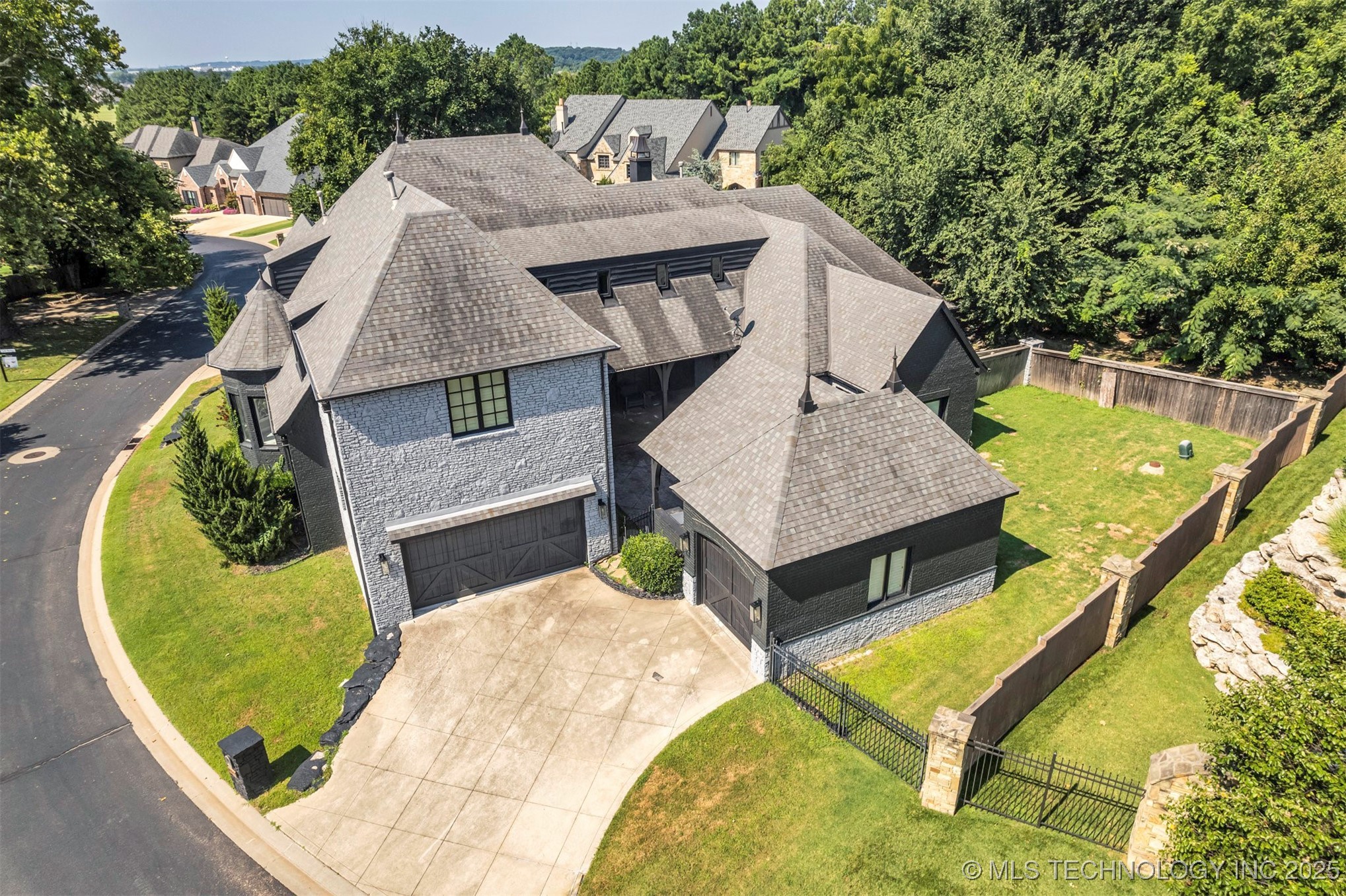 11922 S Kingston Avenue Property Photo 3