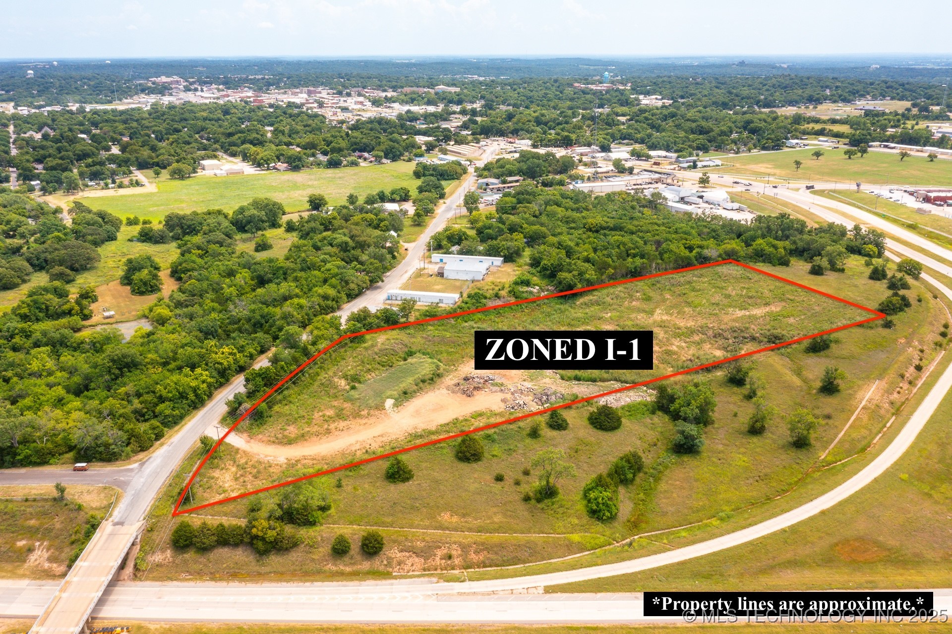 1415 Sandy Creek Drive Property Photo 1