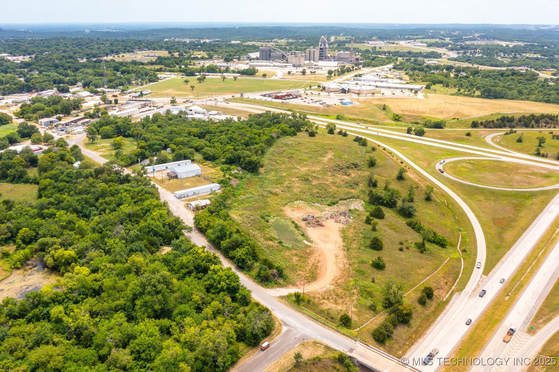 1415 Sandy Creek Drive Property Photo 3