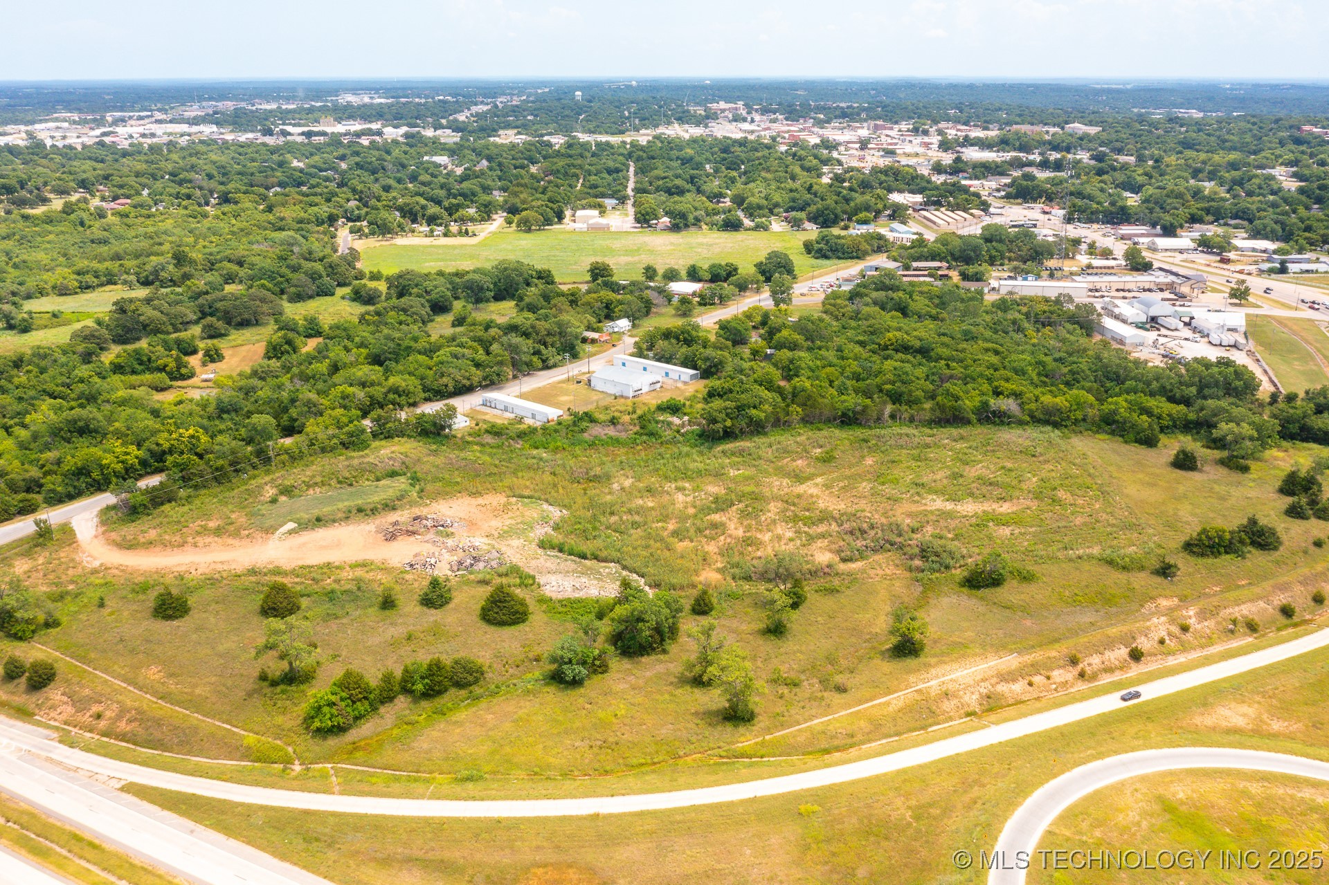 1415 Sandy Creek Drive Property Photo 5
