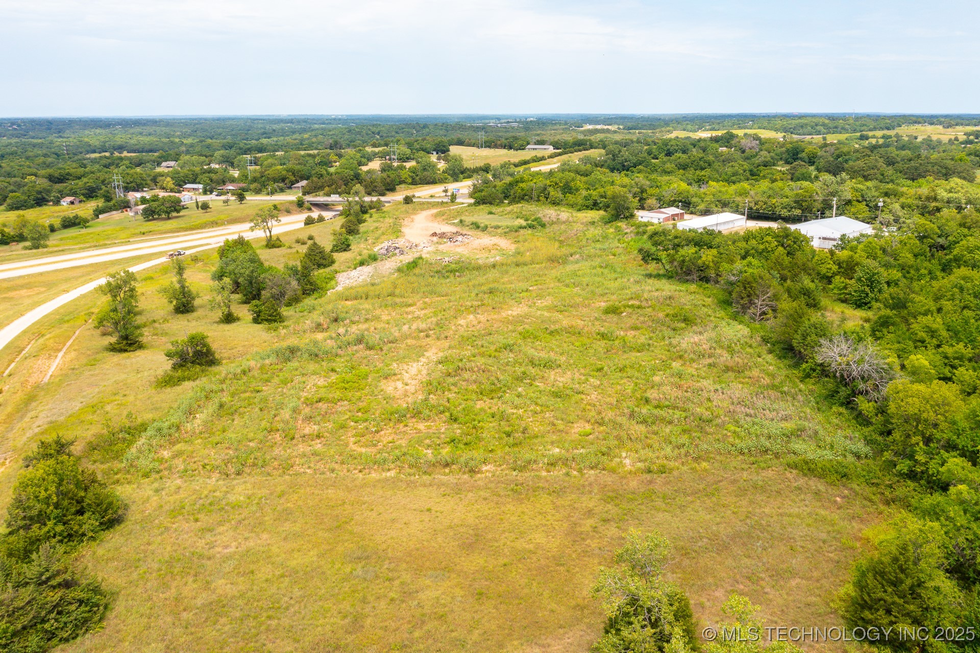 1415 Sandy Creek Drive Property Photo 6