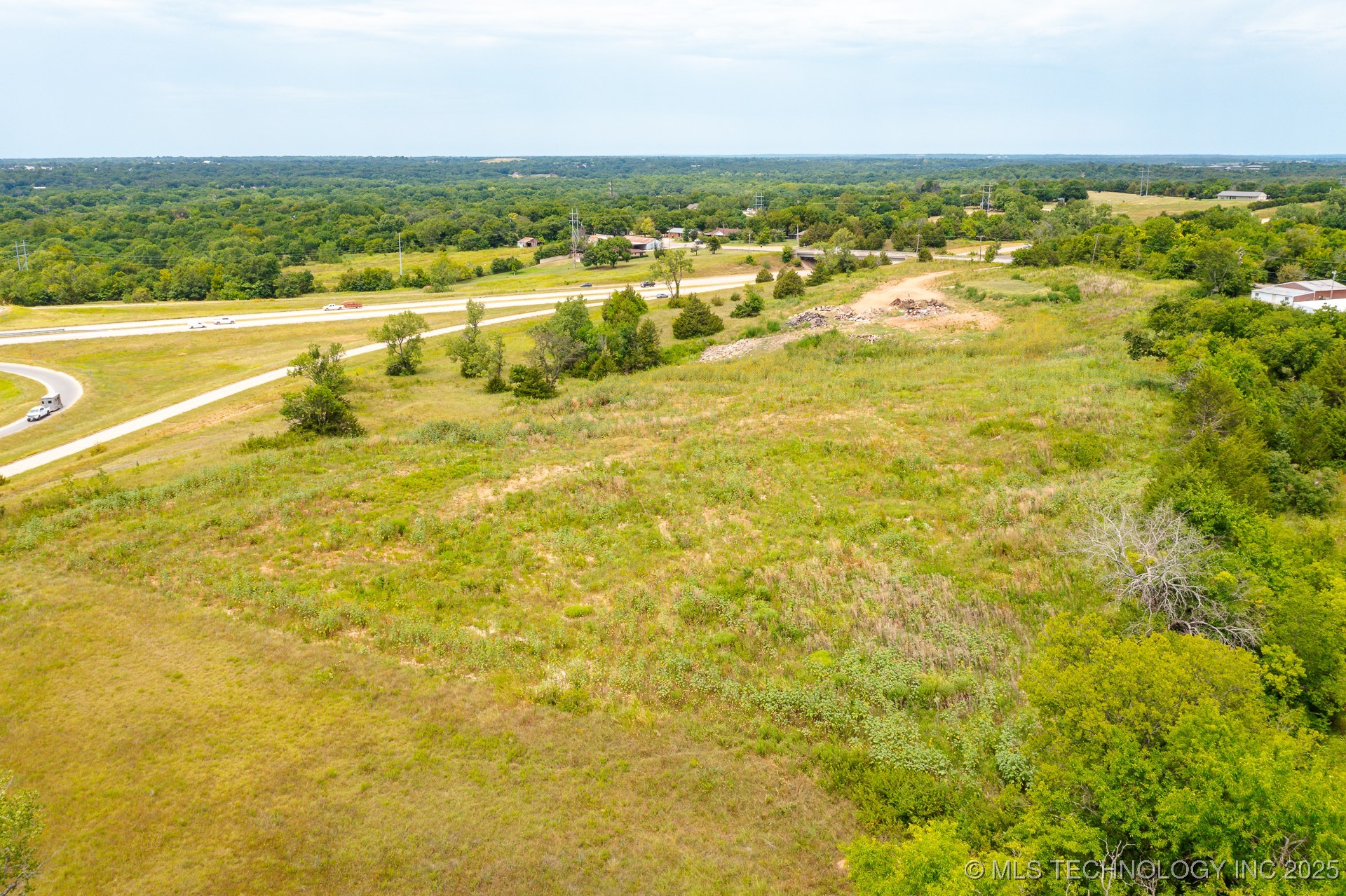 1415 Sandy Creek Drive Property Photo 7