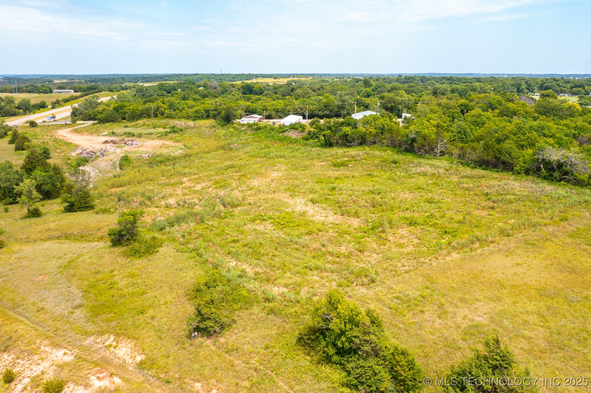 1415 Sandy Creek Drive Property Photo 8