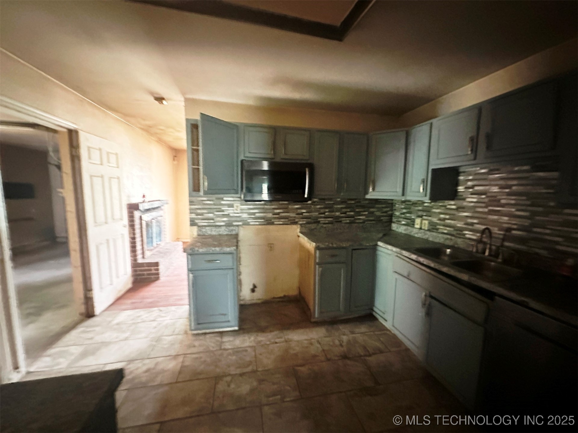 20526 E 4th Street Property Photo 12