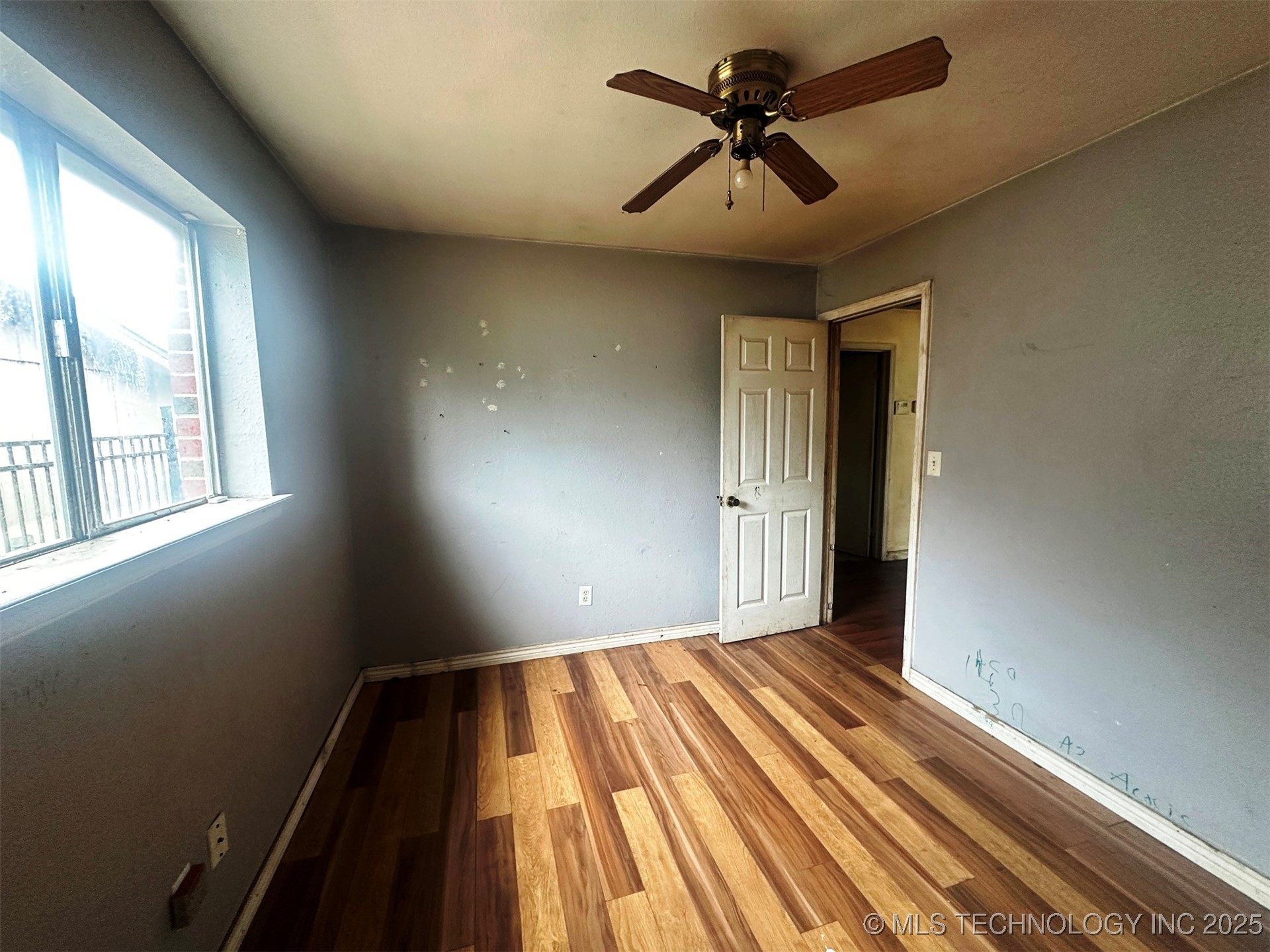 20526 E 4th Street Property Photo 14