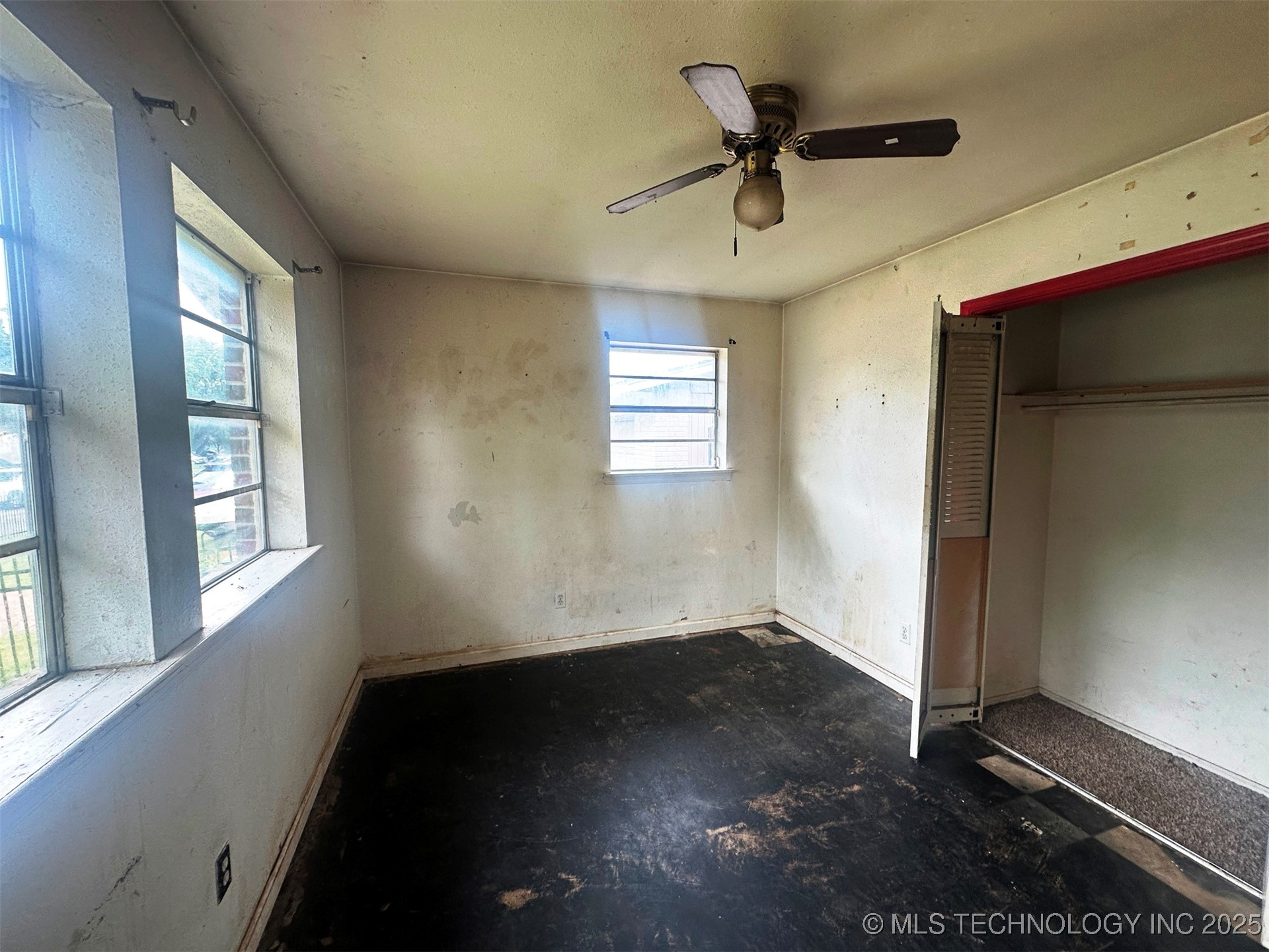 20526 E 4th Street Property Photo 17