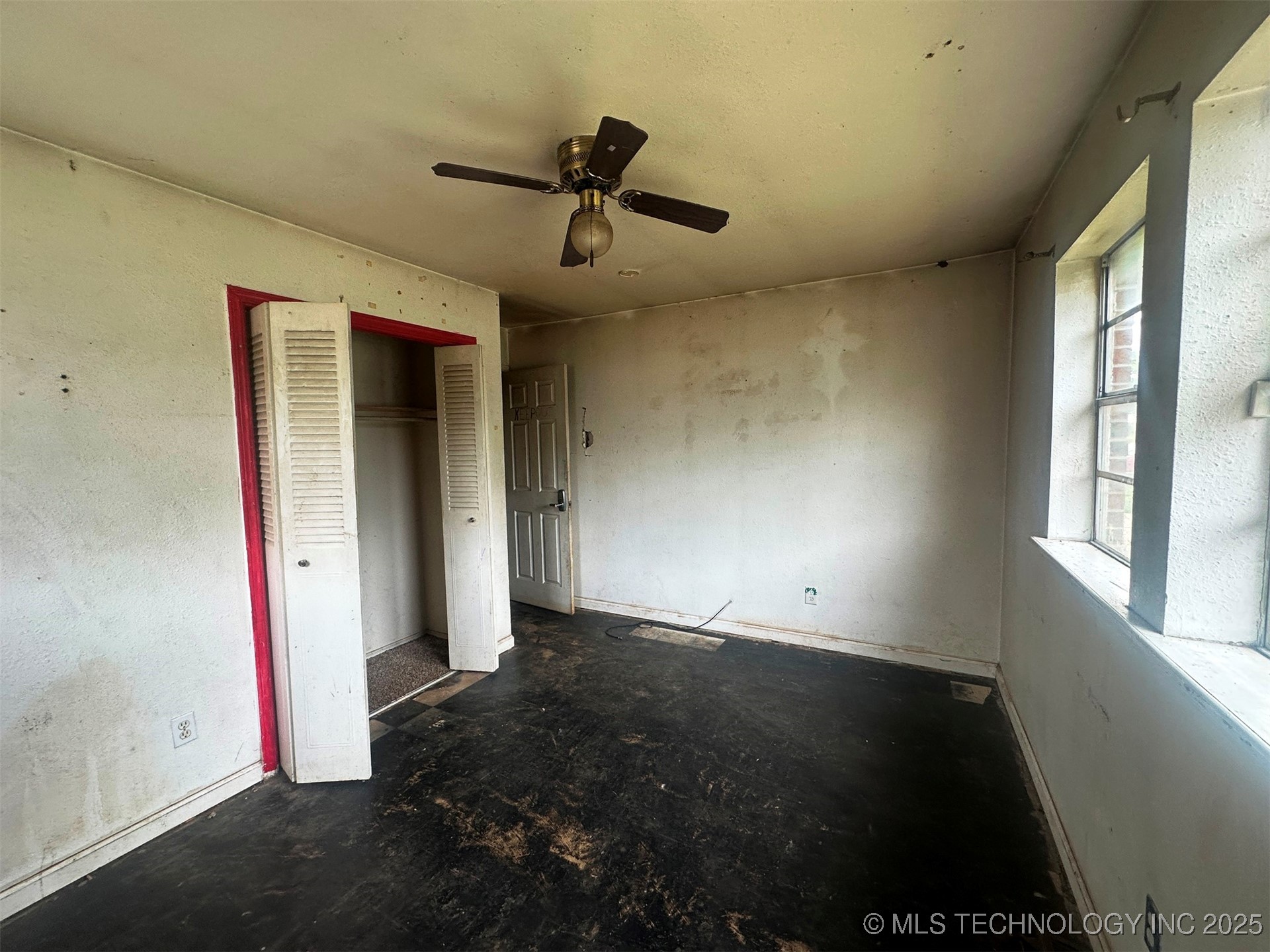 20526 E 4th Street Property Photo 18