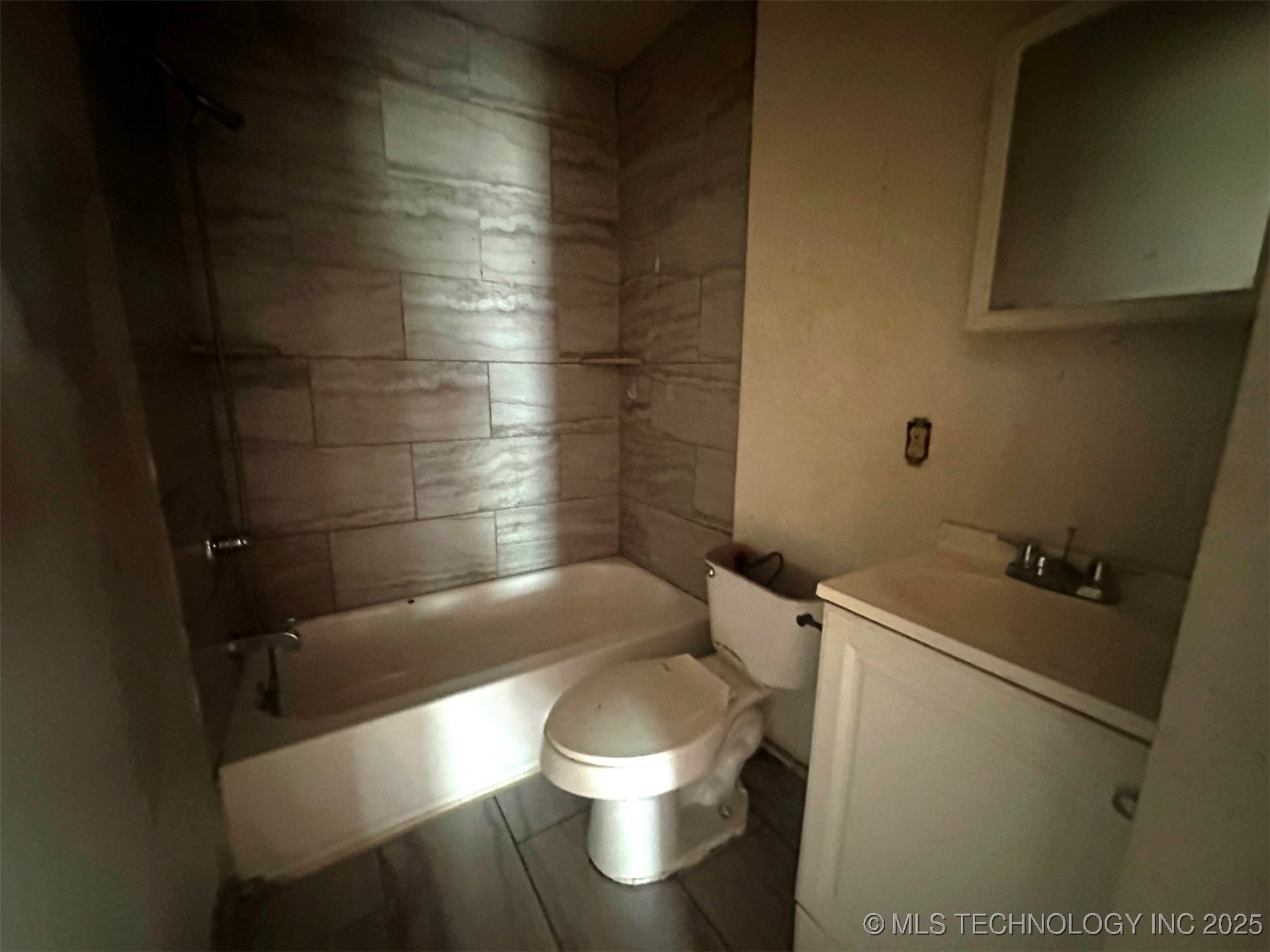 20526 E 4th Street Property Photo 19