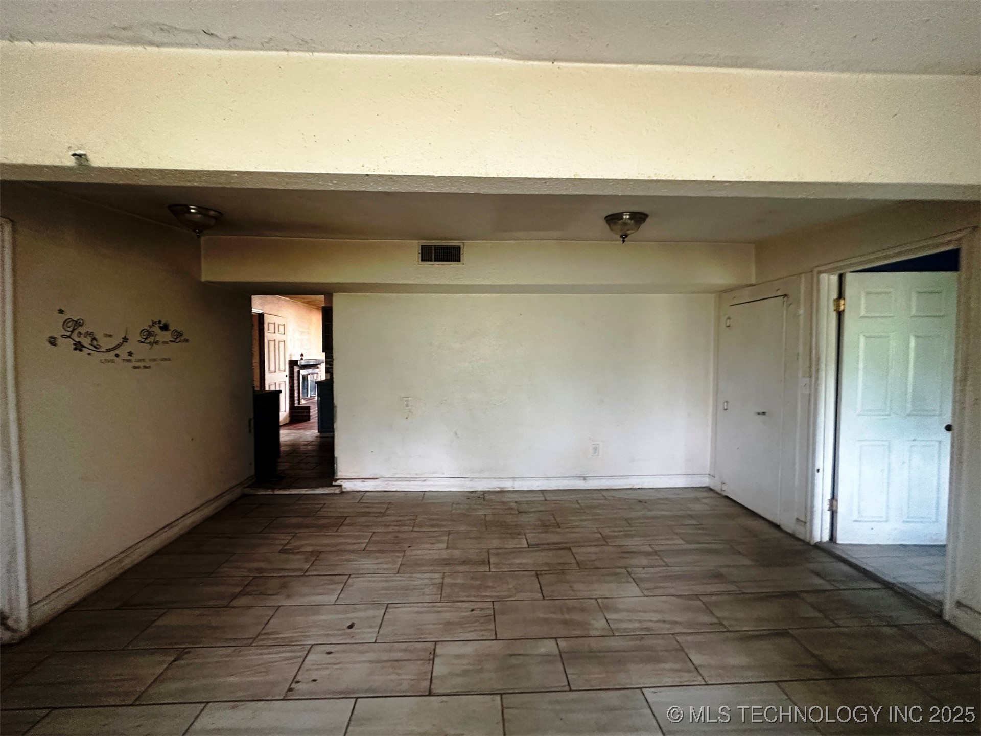 20526 E 4th Street Property Photo 23