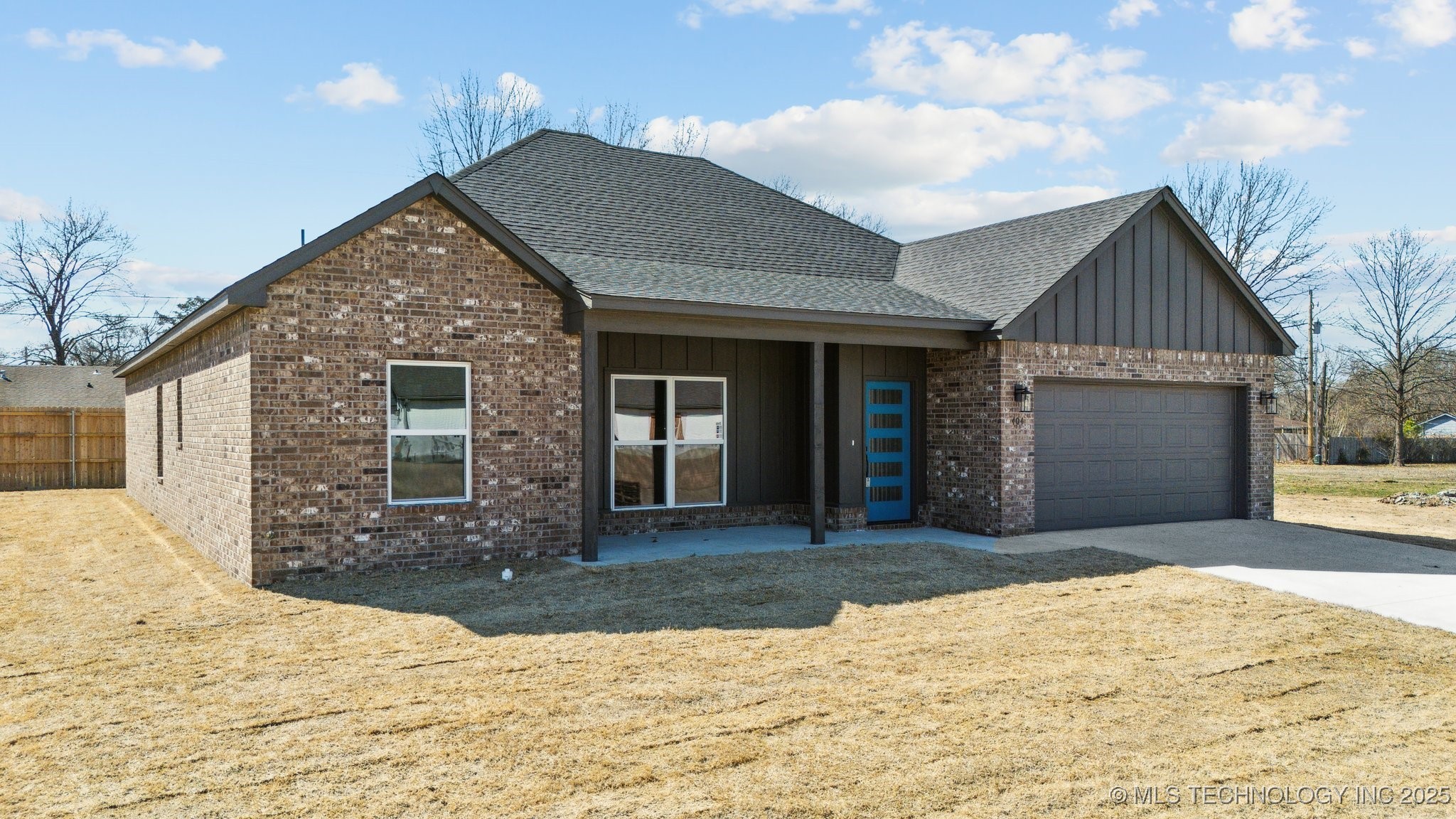 404 W 7th Street Property Photo 2