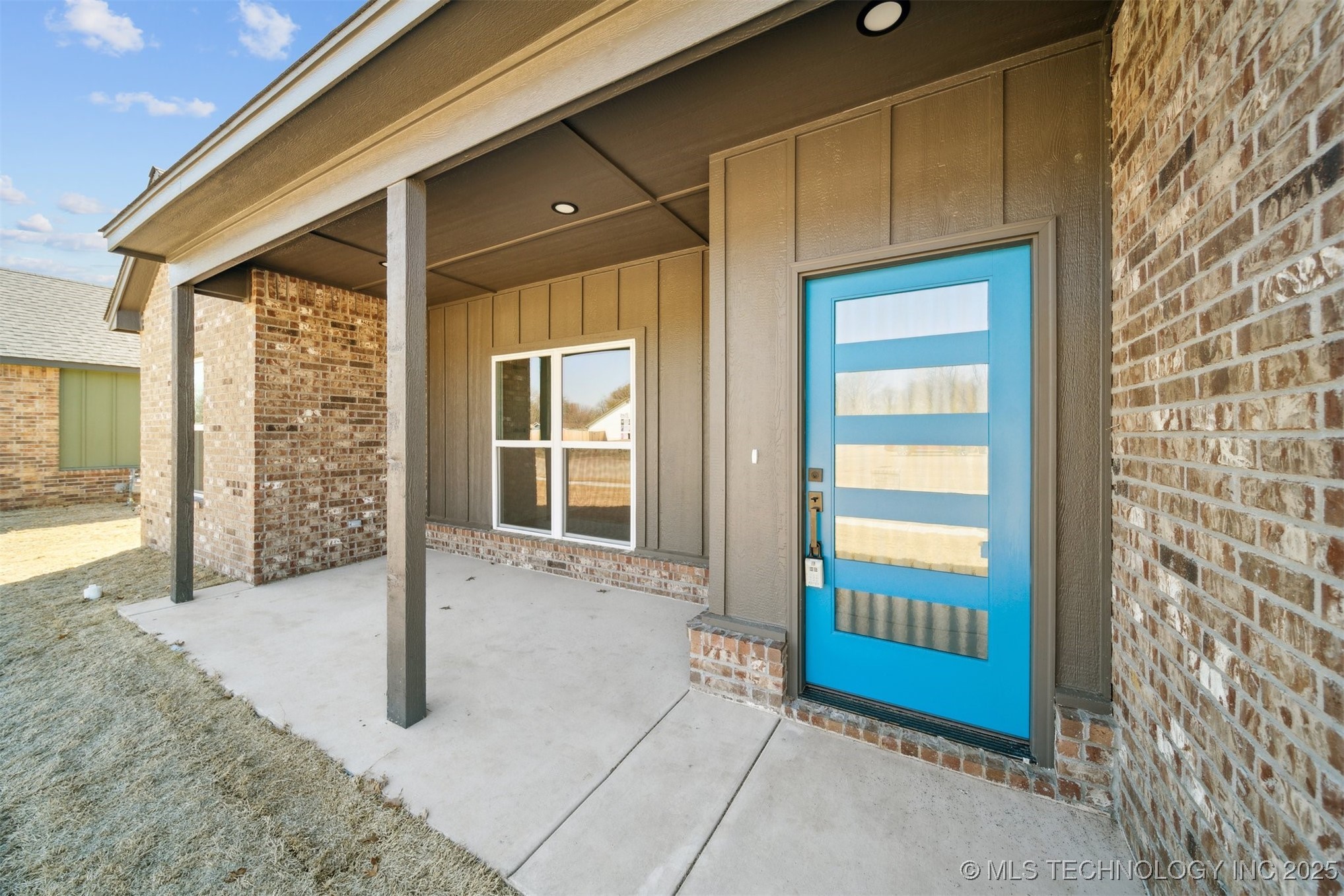 404 W 7th Street Property Photo 3