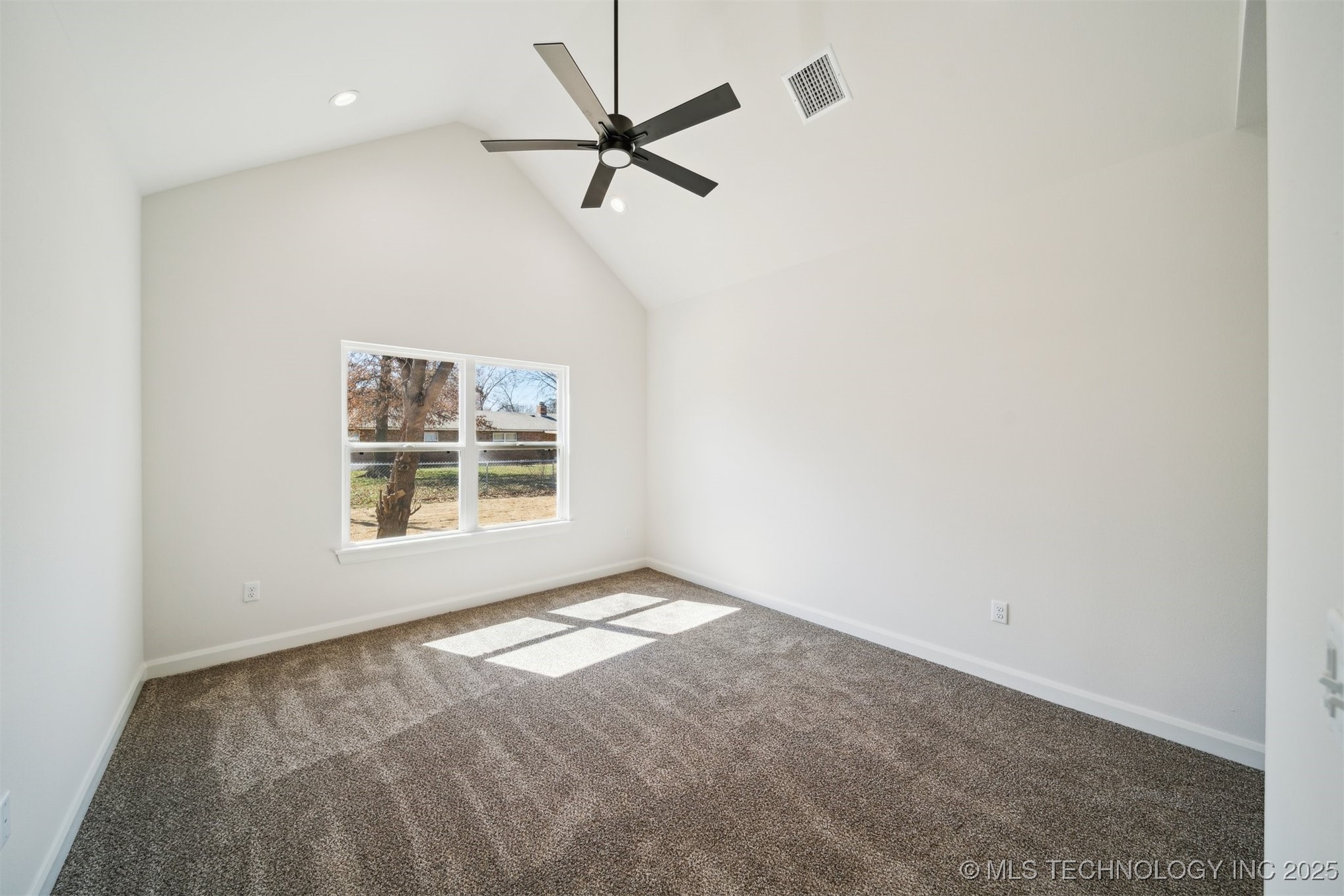 404 W 7th Street Property Photo 21