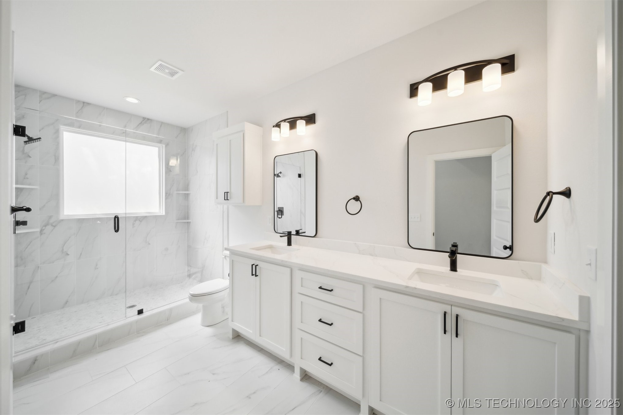 404 W 7th Street Property Photo 23