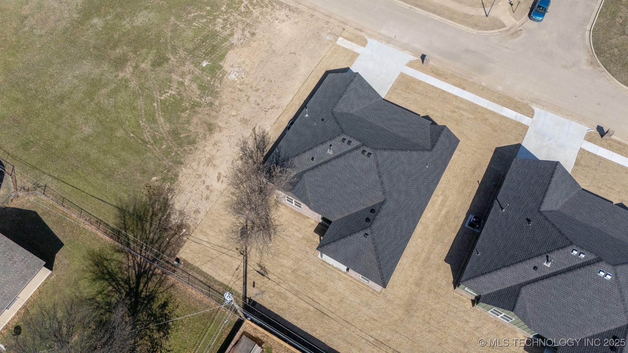 404 W 7th Street Property Photo 28