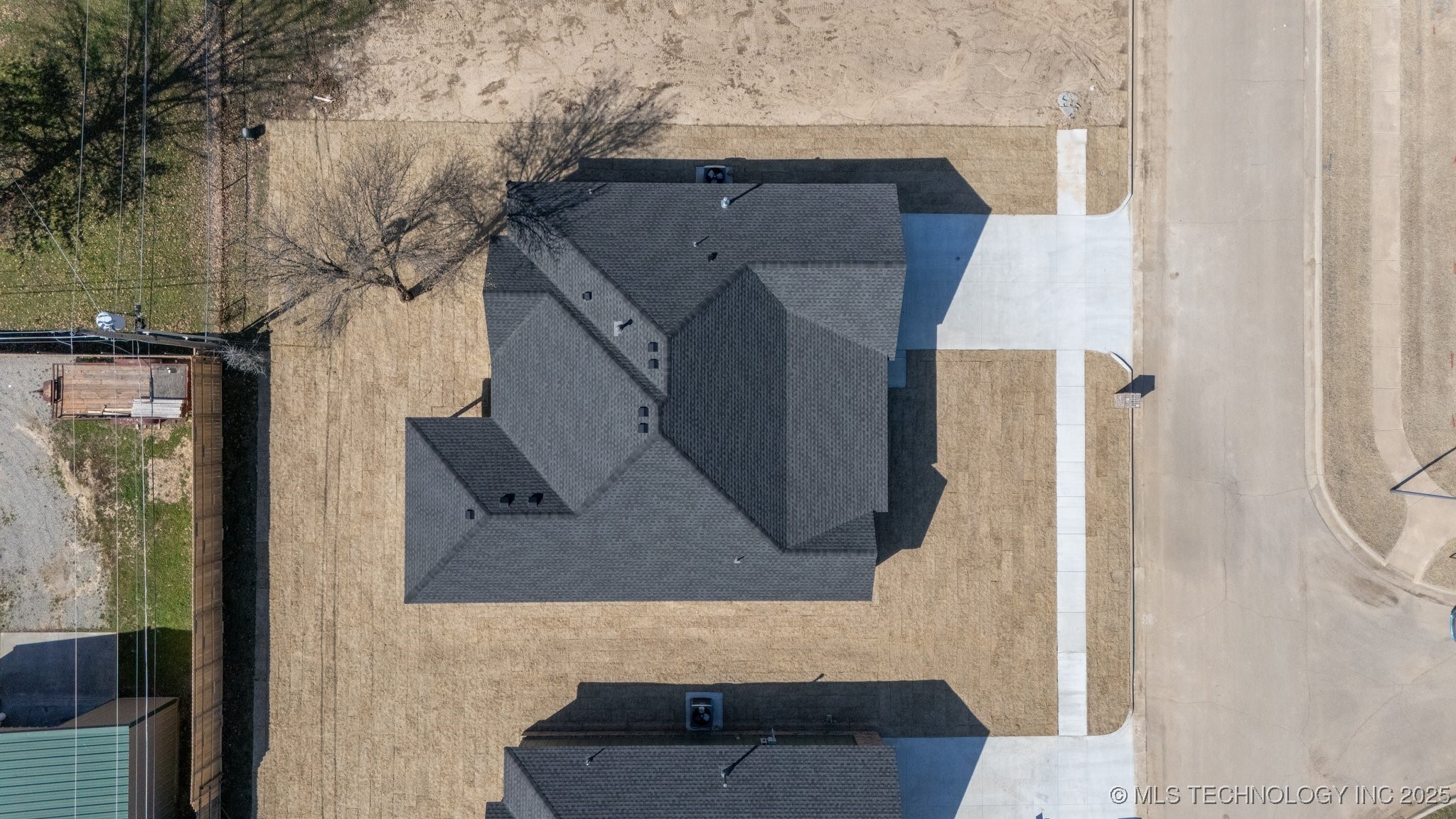 404 W 7th Street Property Photo 29