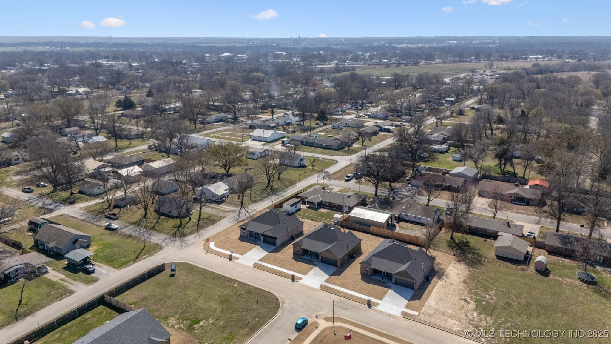 404 W 7th Street Property Photo 33