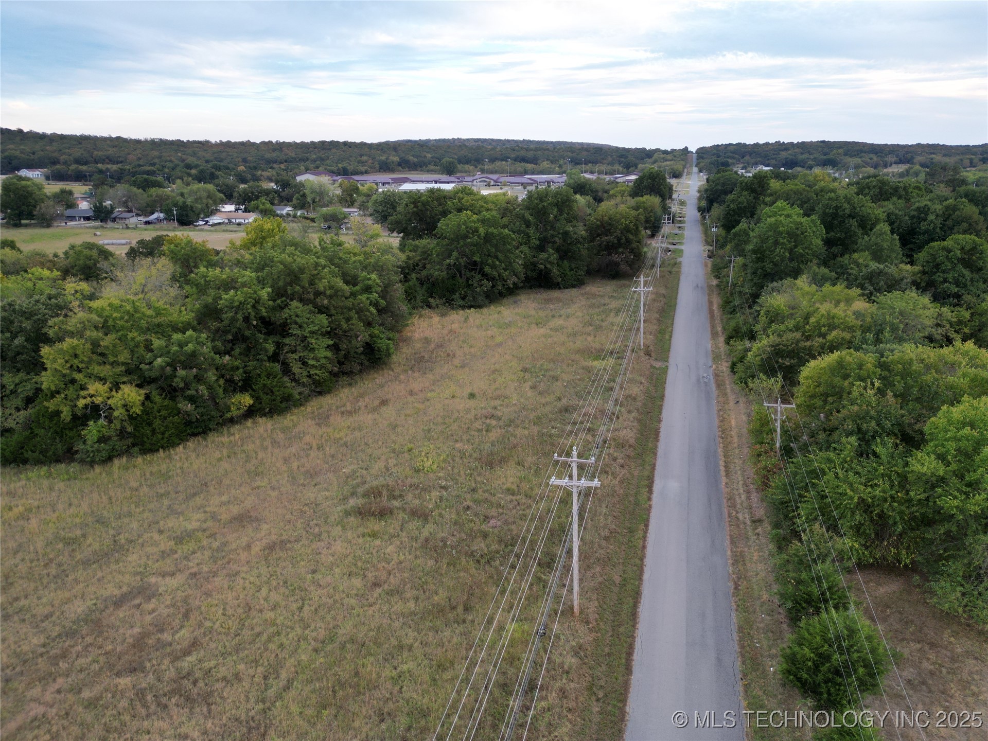 2 E Coon Creek Property Photo 5