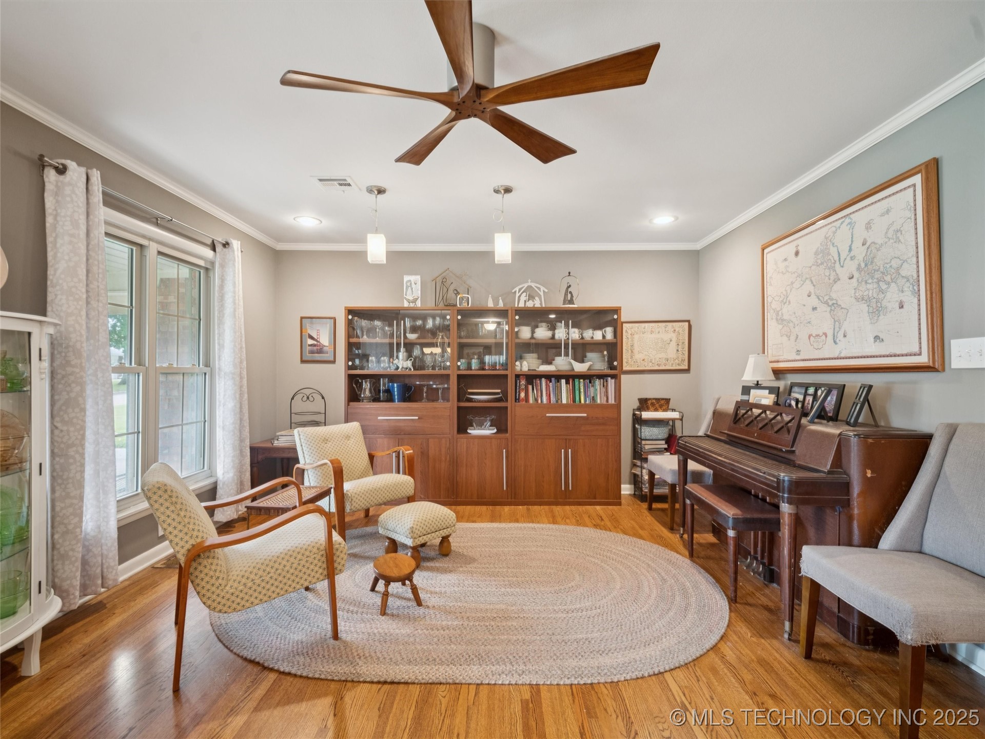 5127 S Columbia Avenue Property Photo 9