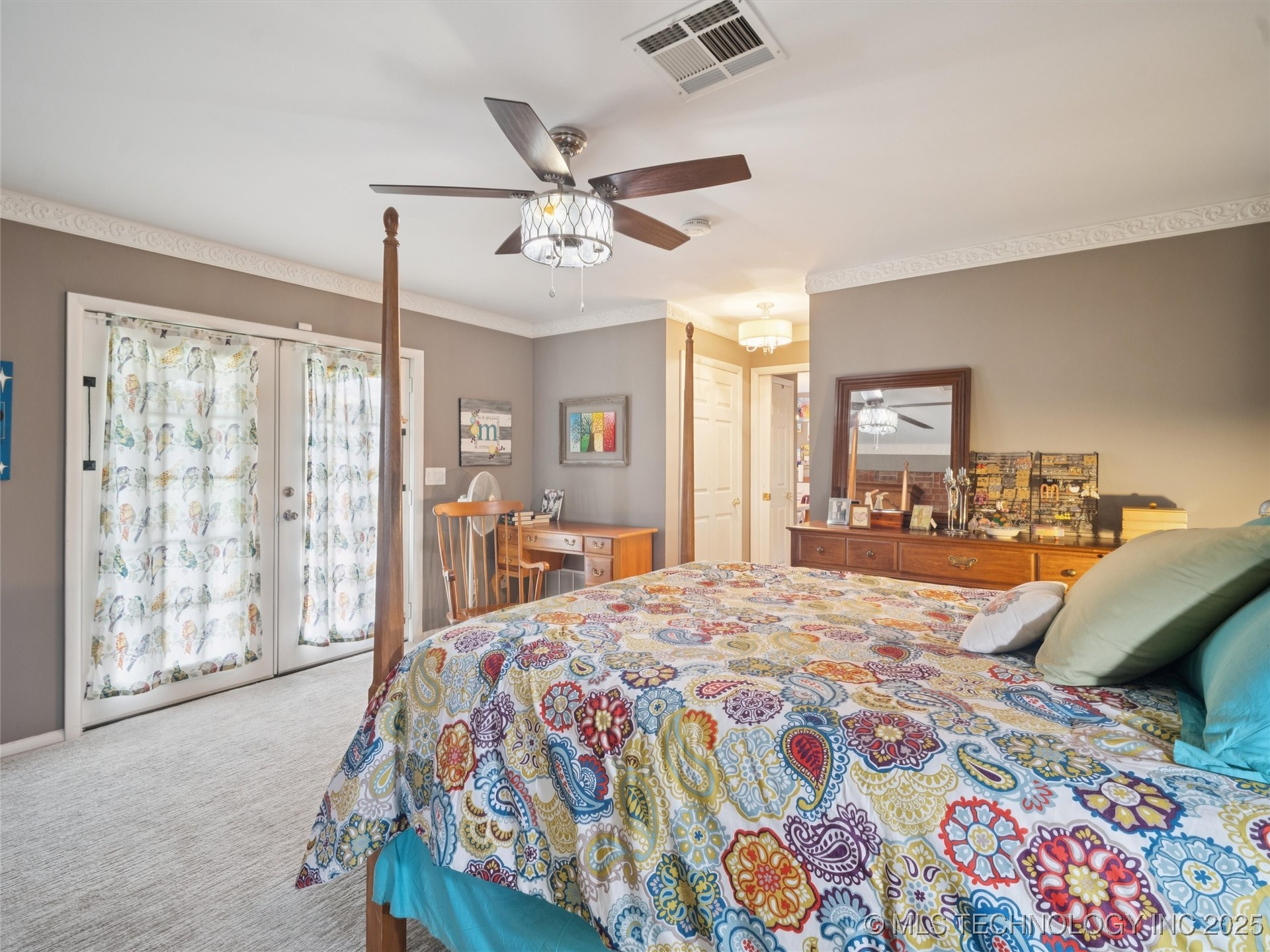 5127 S Columbia Avenue Property Photo 24