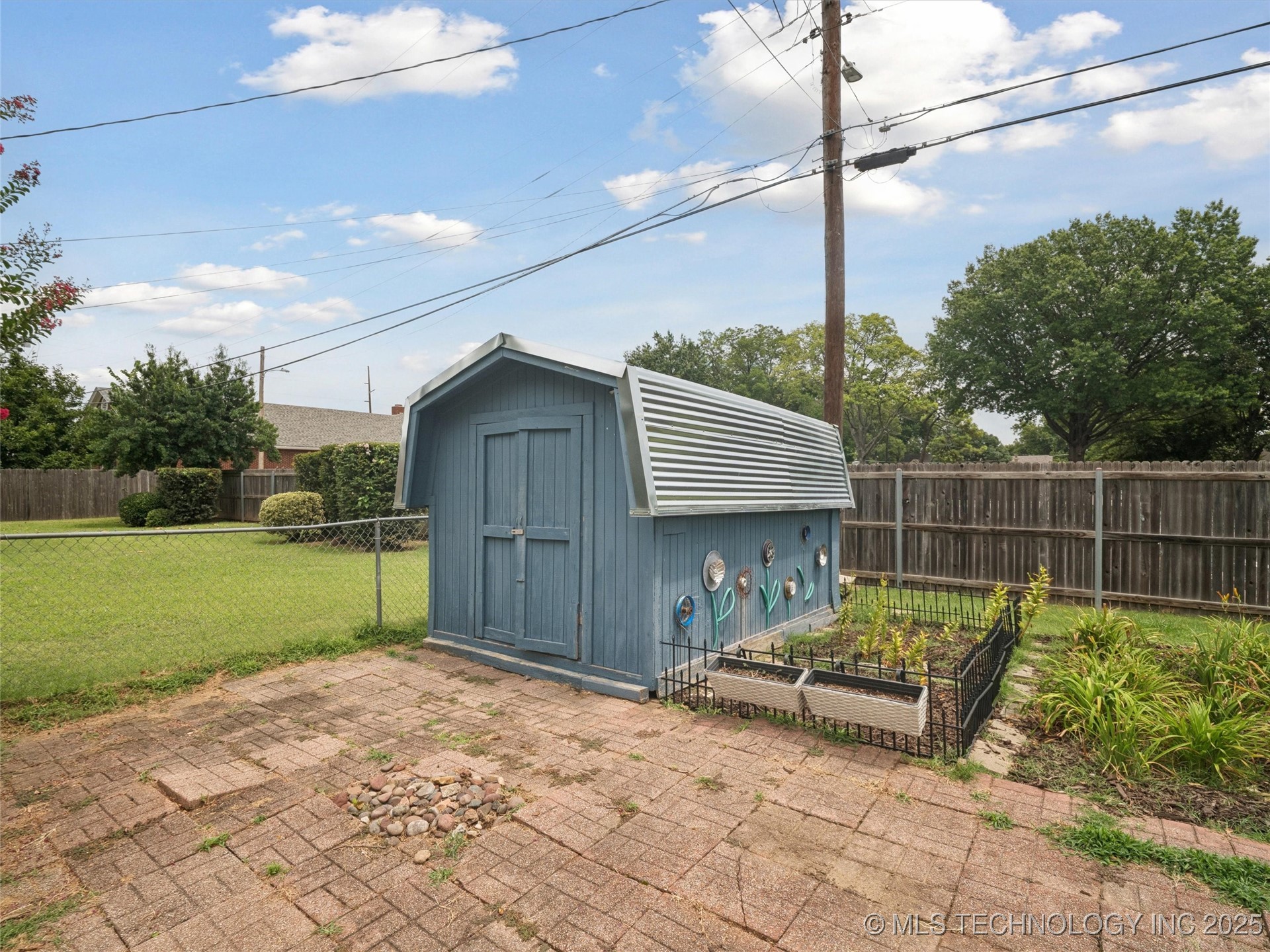 5127 S Columbia Avenue Property Photo 32