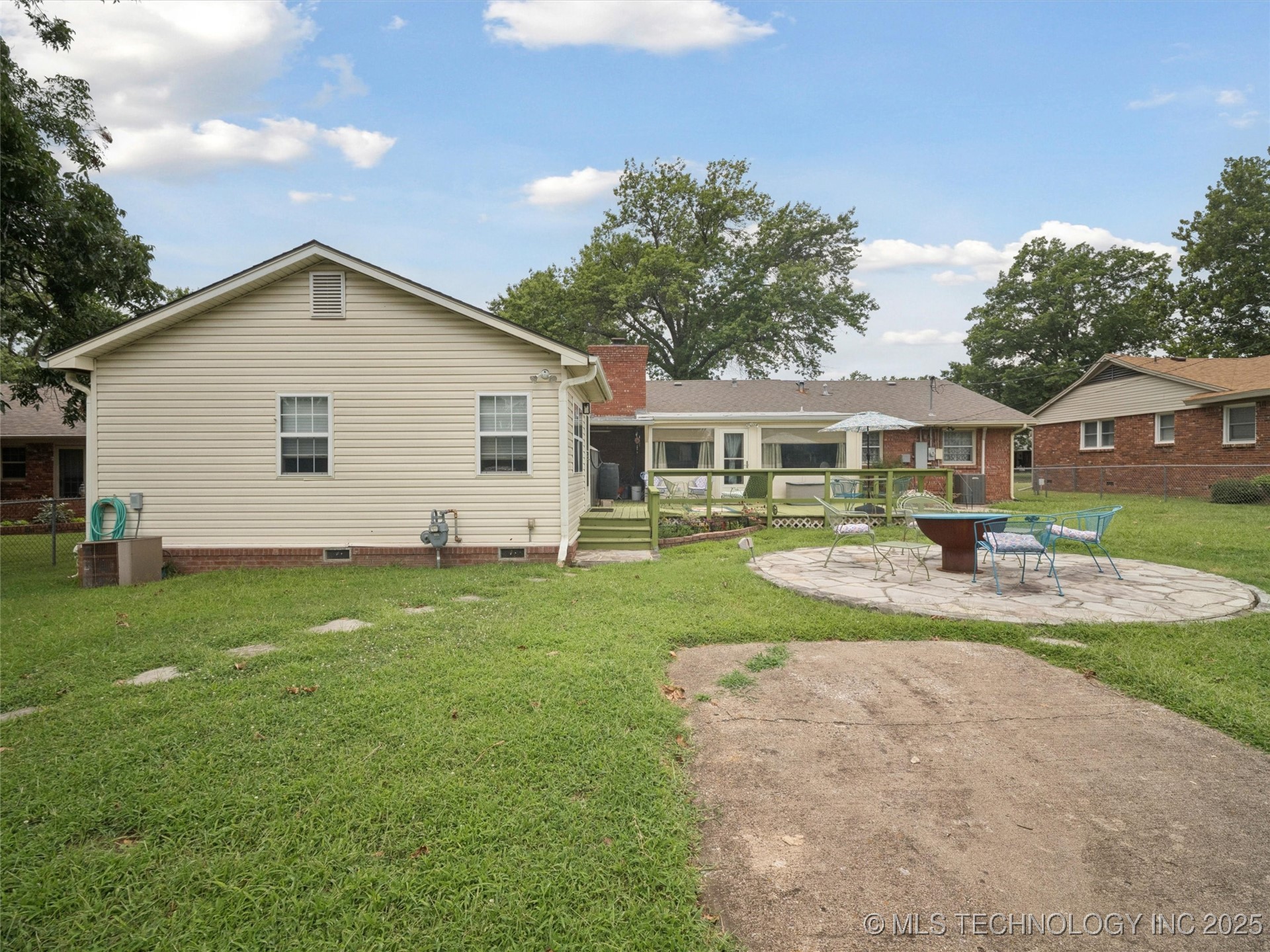 5127 S Columbia Avenue Property Photo 34