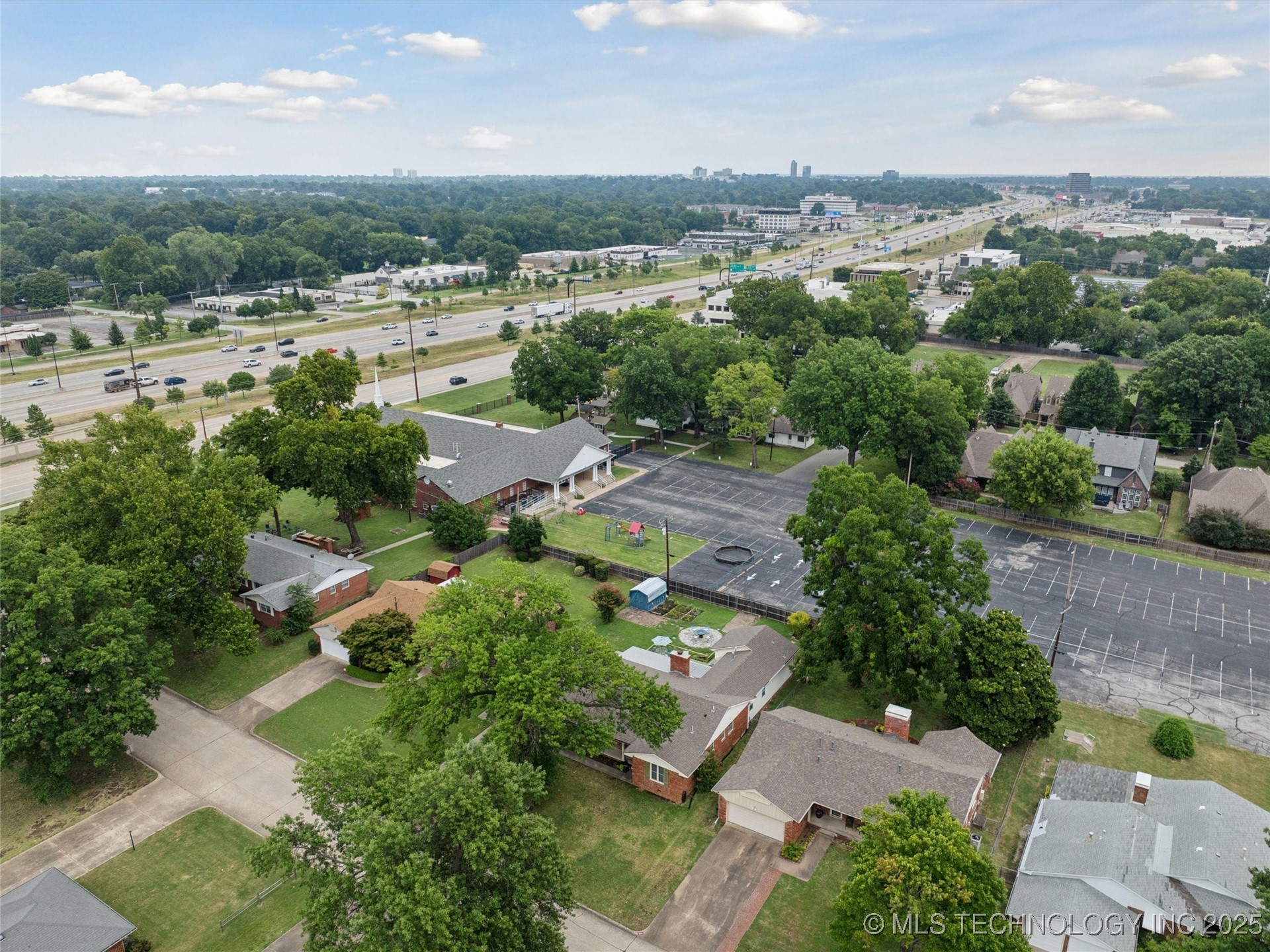 5127 S Columbia Avenue Property Photo 35