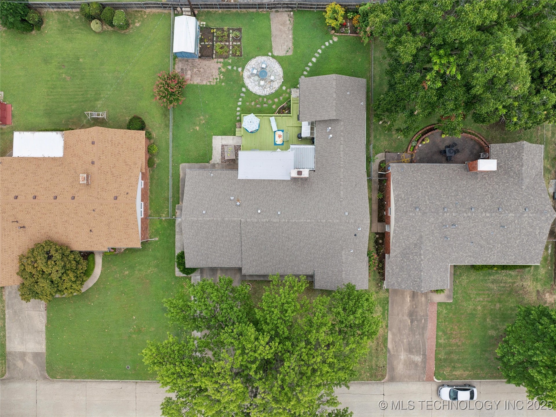 5127 S Columbia Avenue Property Photo 36