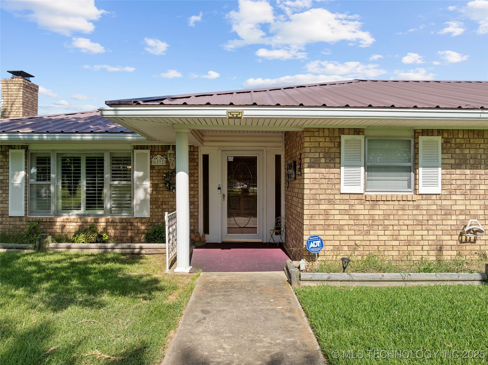 6892 Meridian Road Property Photo 3