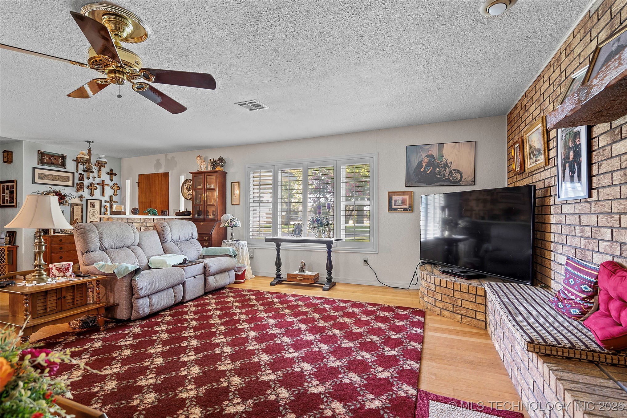 6892 Meridian Road Property Photo 6