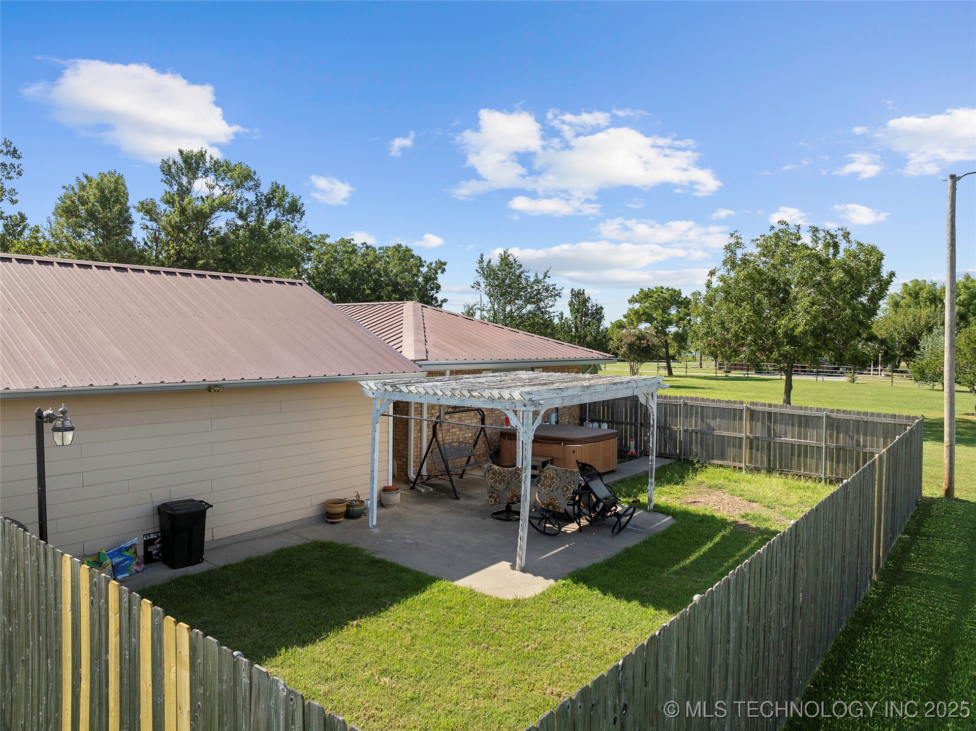 6892 Meridian Road Property Photo 36