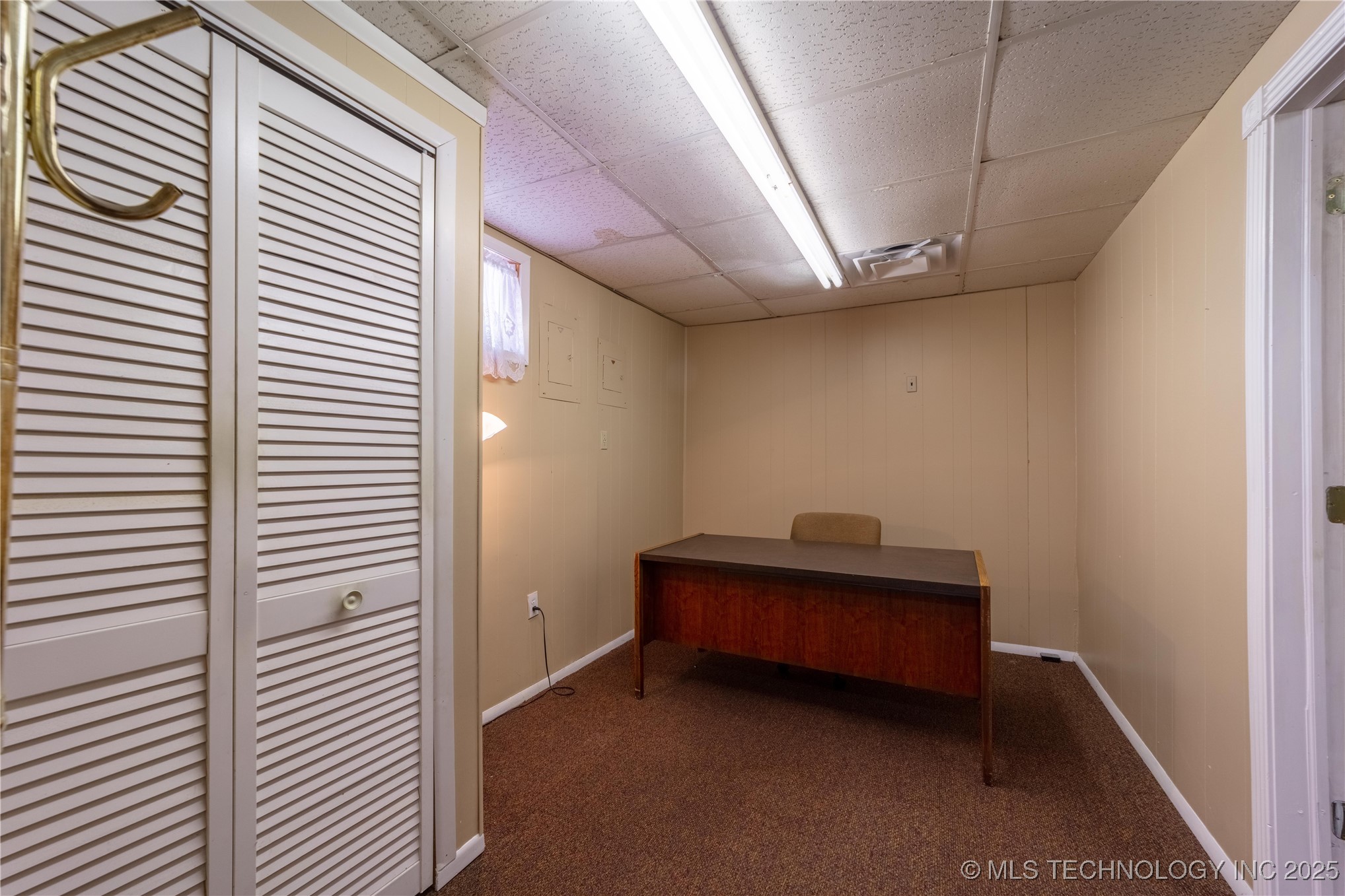 215 W Carl Albert Parkway Property Photo 7