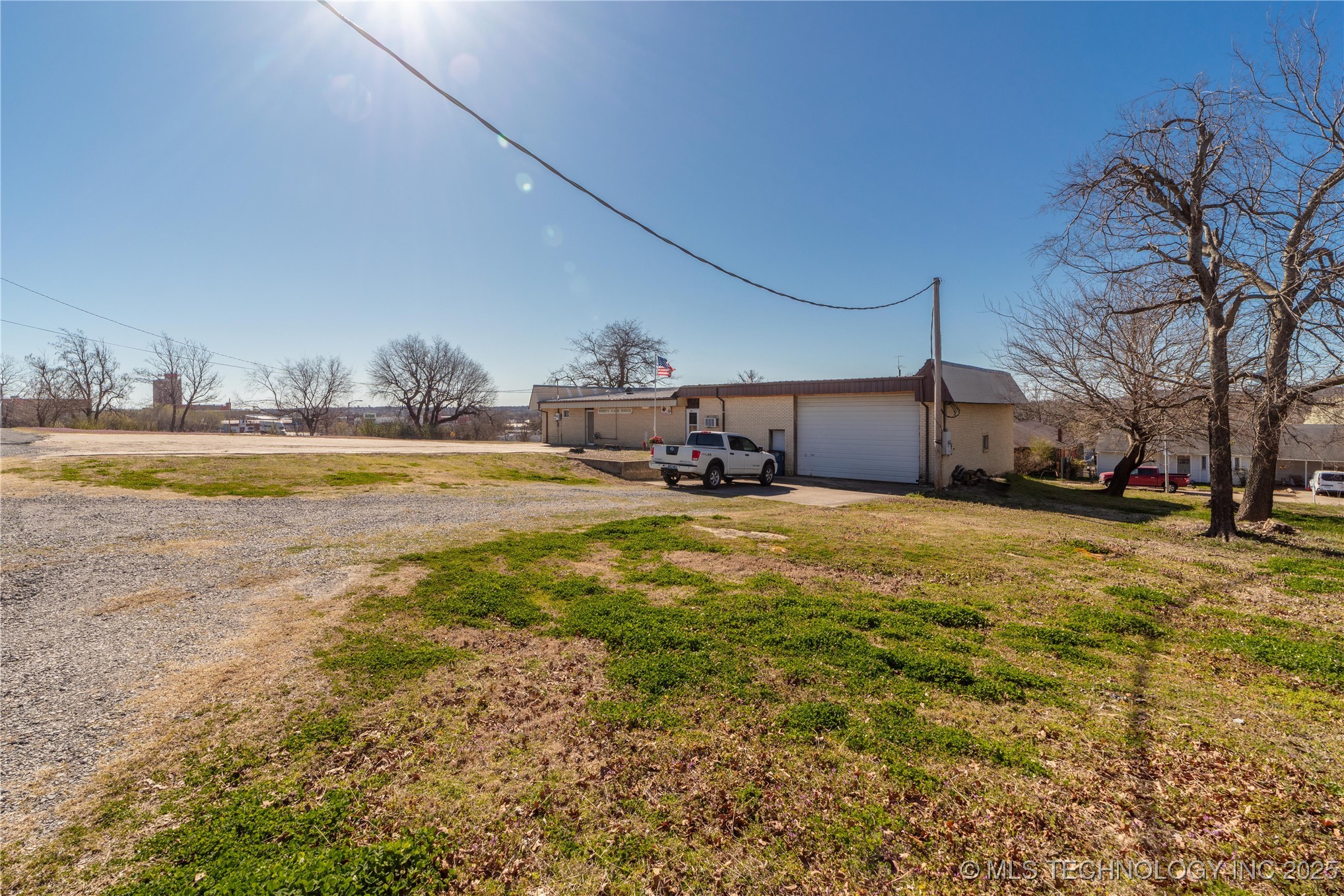 215 W Carl Albert Parkway Property Photo 28