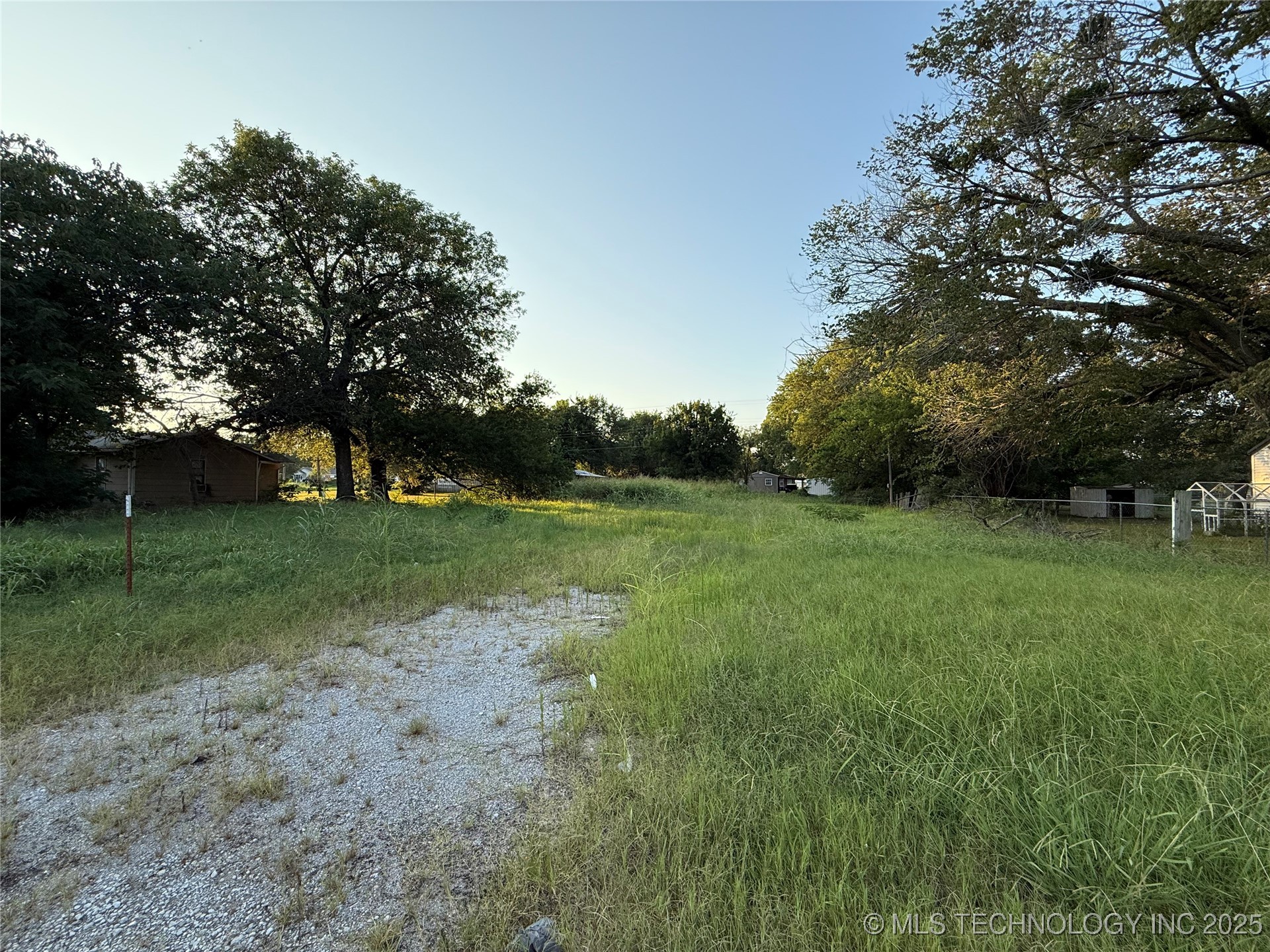 940 6th Property Photo 2