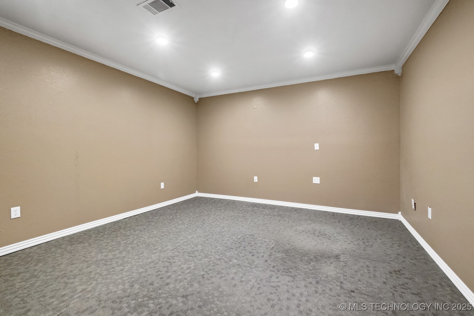 814 E Cherokee Avenue Property Photo 32