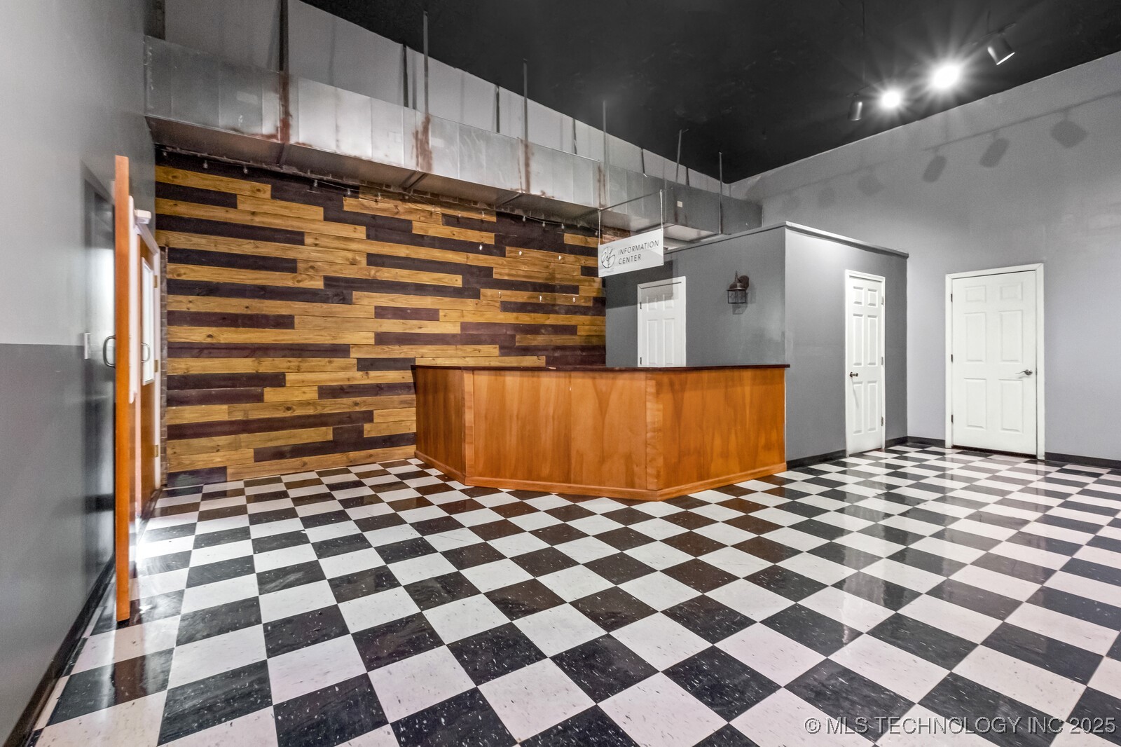 814 E Cherokee Avenue Property Photo 40