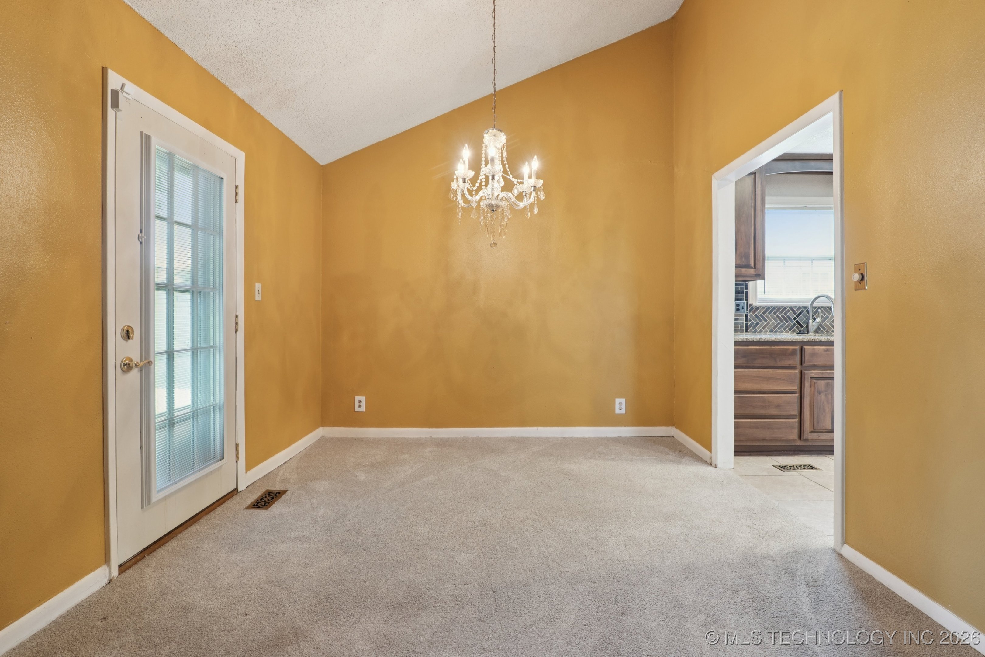 3923 S 122nd Street Property Photo 7