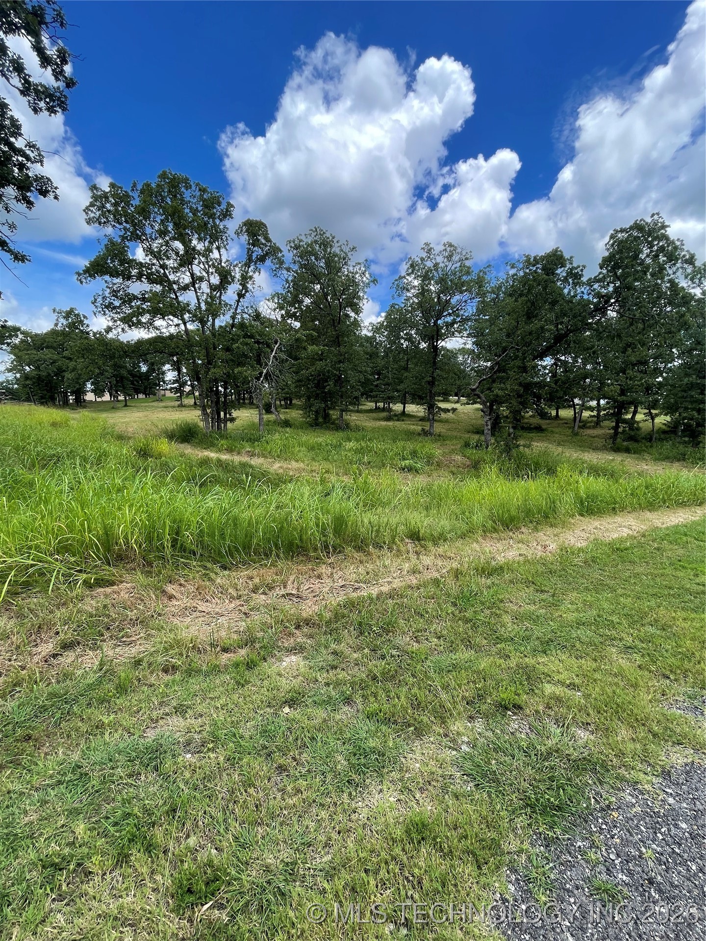 7 E Scissortail Road Property Photo 2