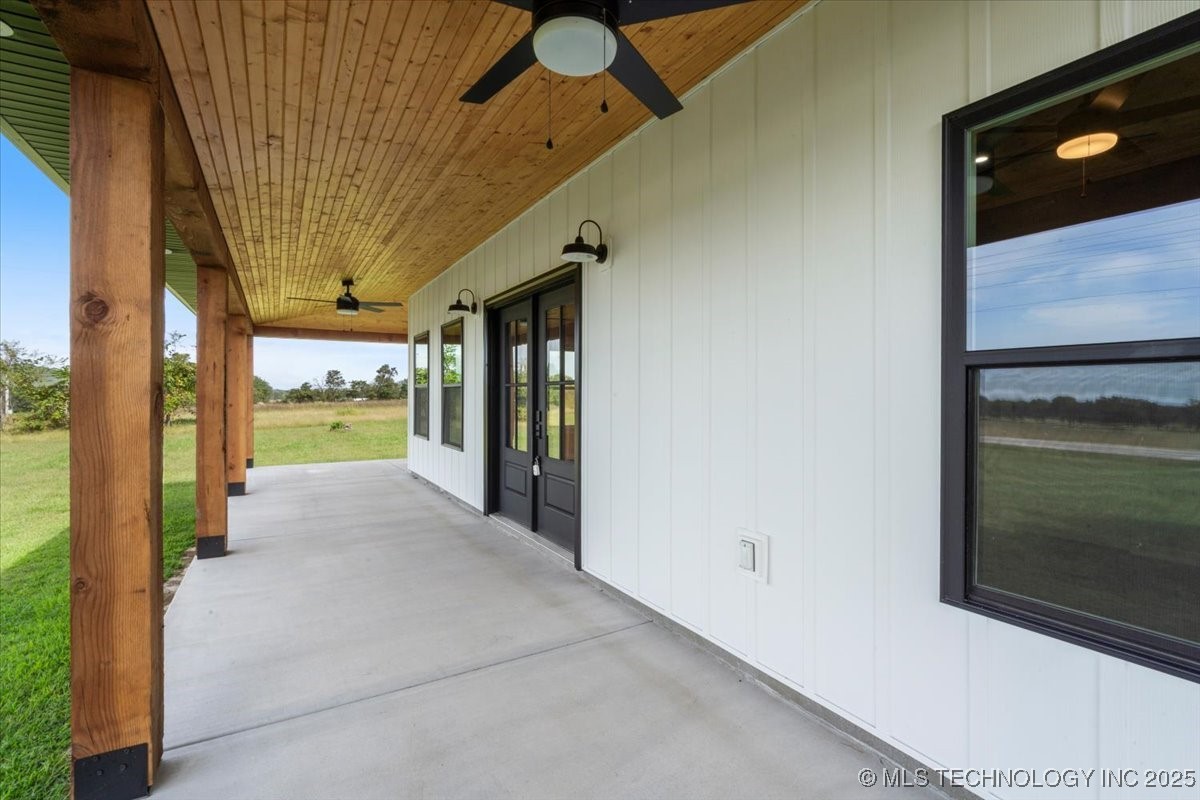 22372 North Road Property Photo 3