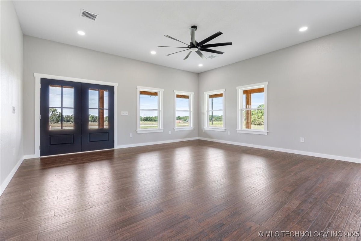 22372 North Road Property Photo 4