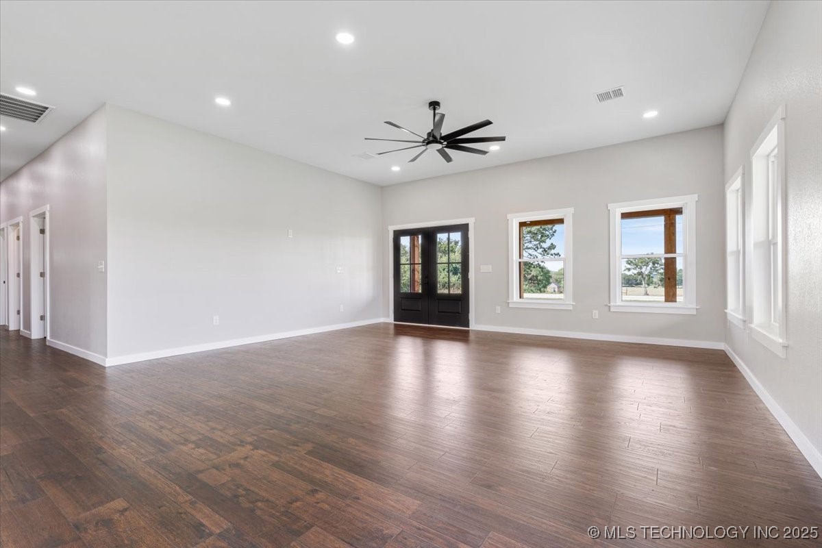 22372 North Road Property Photo 5