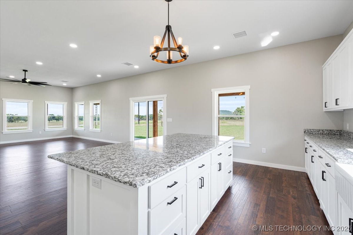 22372 North Road Property Photo 9