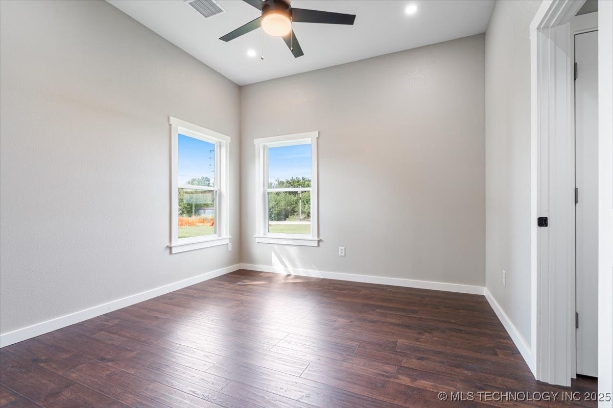 22372 North Road Property Photo 14