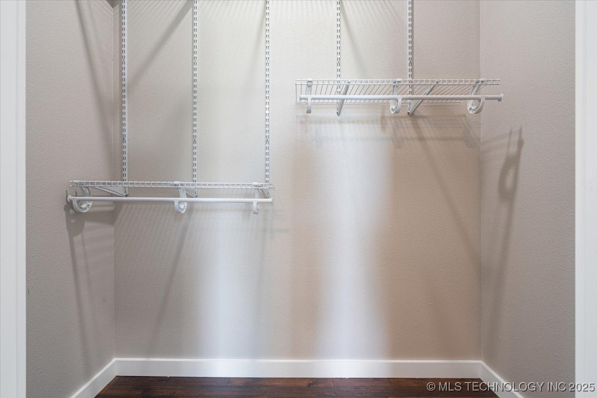 22372 North Road Property Photo 15