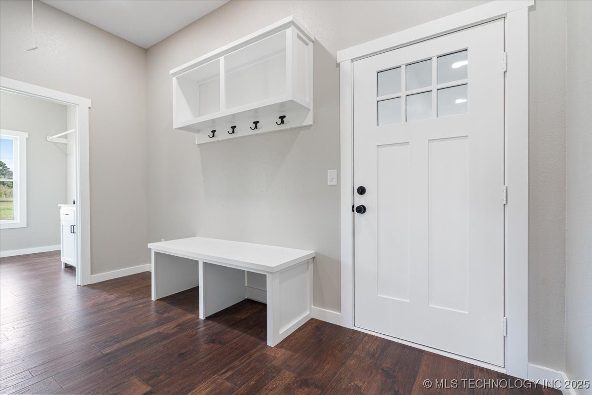 22372 North Road Property Photo 19