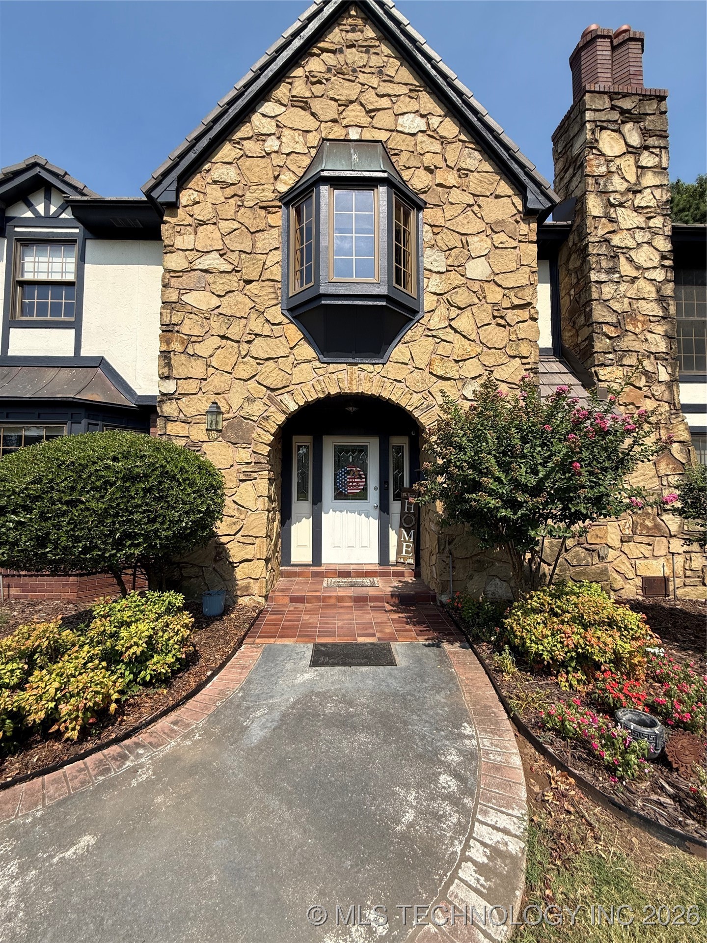 1103 Oakwood Circle Property Photo 5