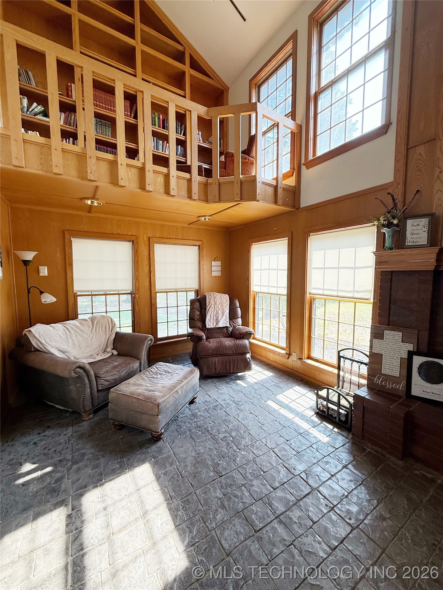 1103 Oakwood Circle Property Photo 11