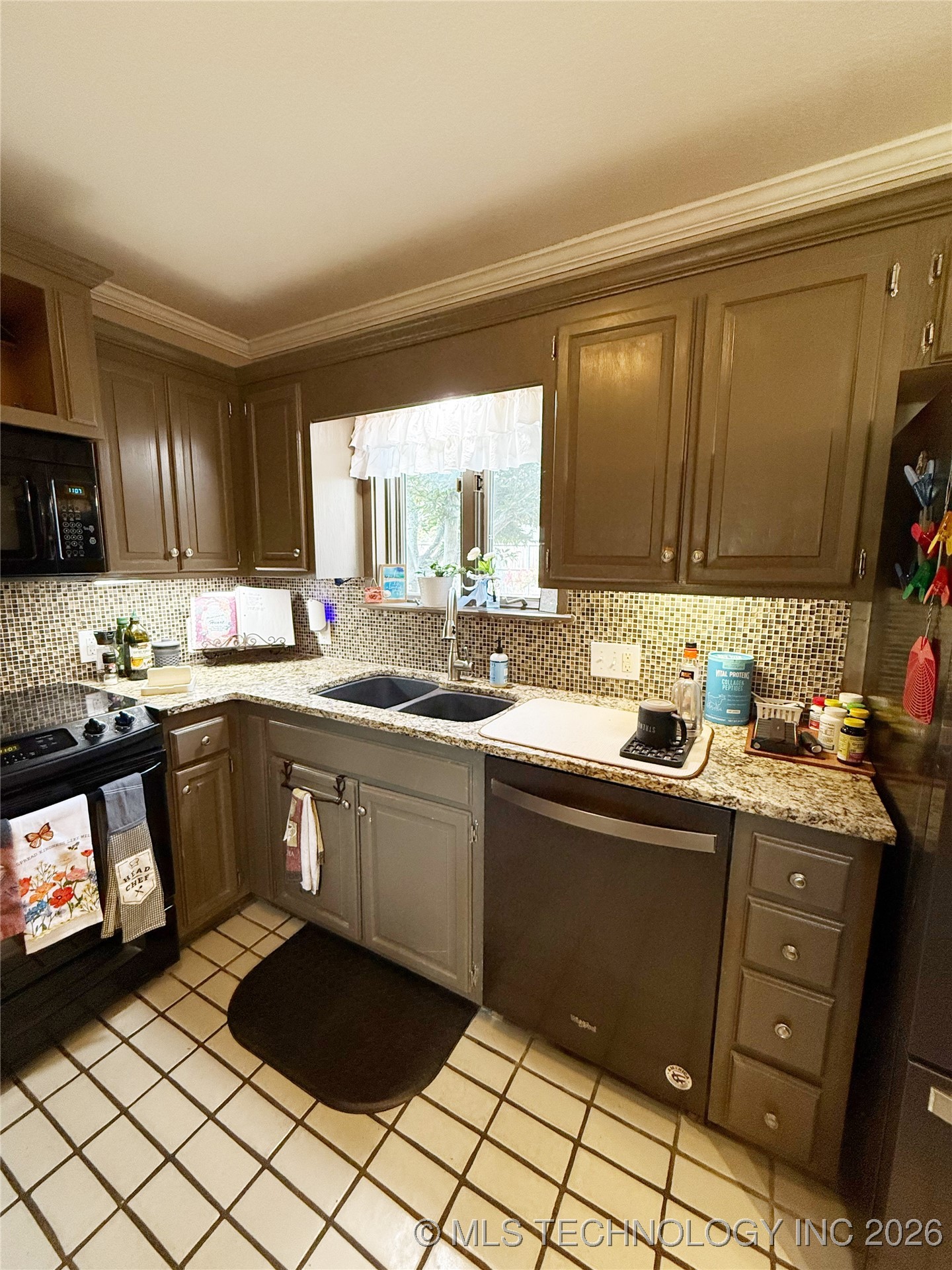 1103 Oakwood Circle Property Photo 18