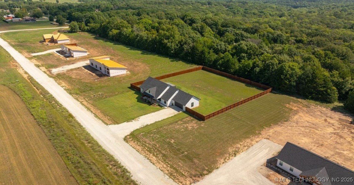 17520 County Road 3539 Property Photo 3