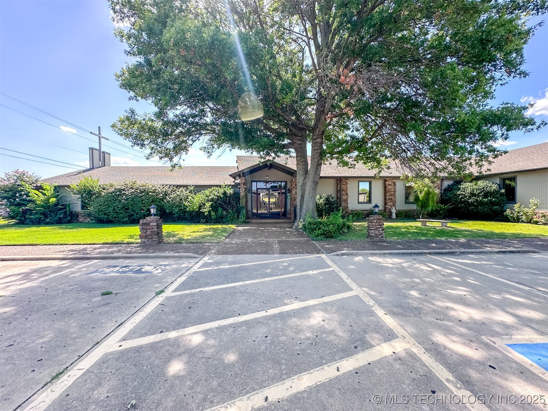 2833 W Main Street Property Photo 1